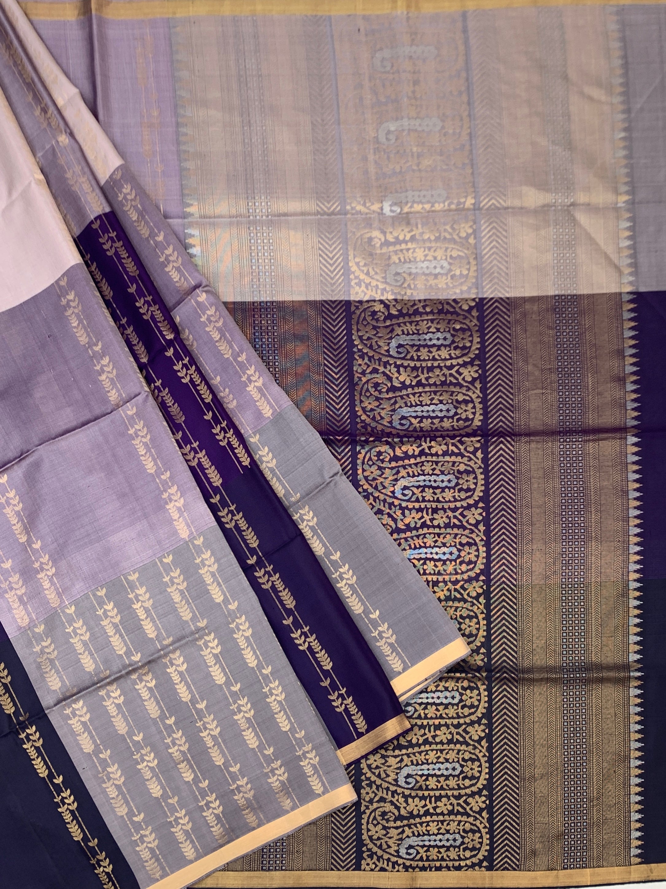 Dual-Tone Mauve Soft Silk Saree with Rich Indigo Contrast