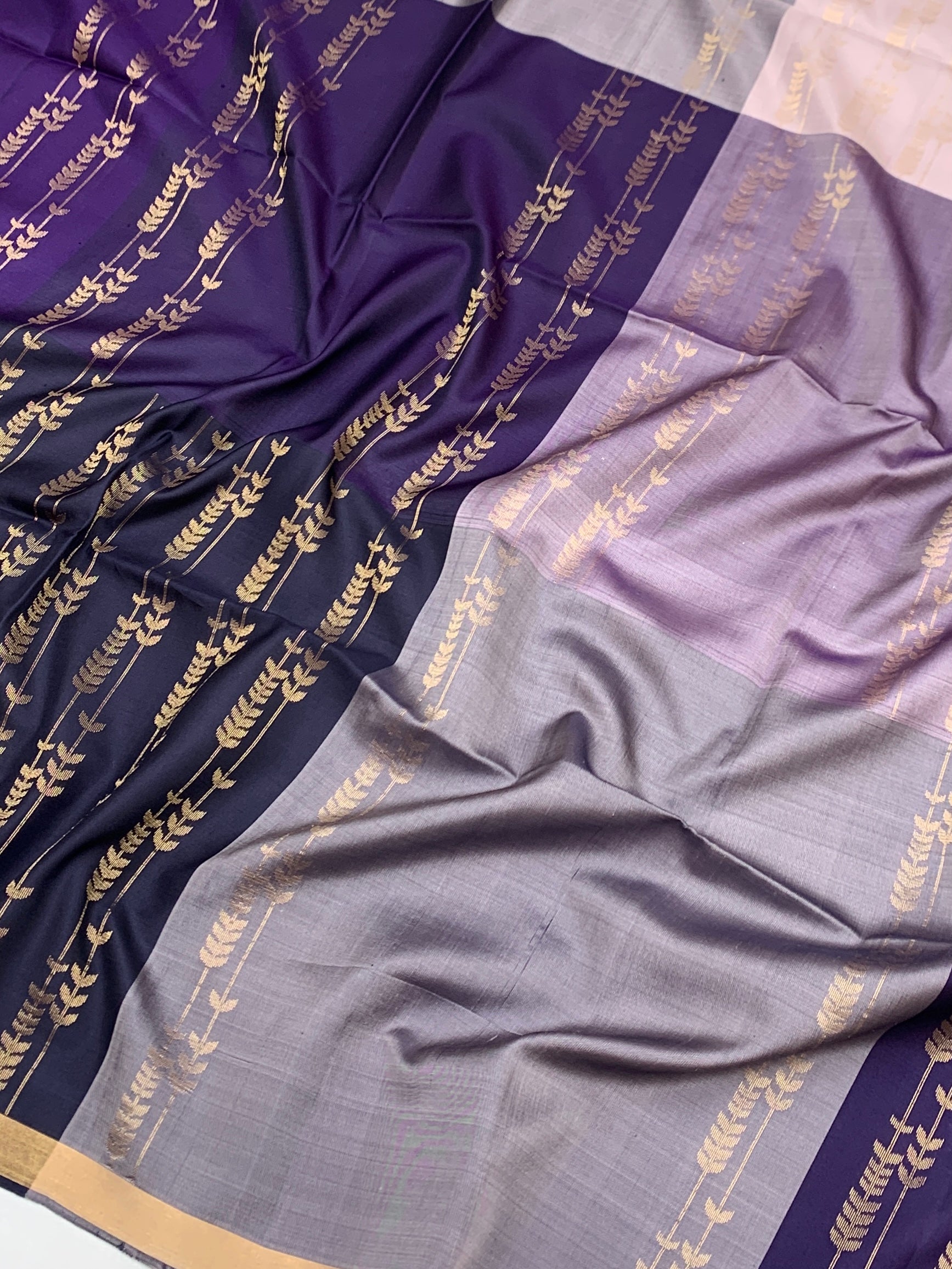 Dual-Tone Mauve Soft Silk Saree with Rich Indigo Contrast