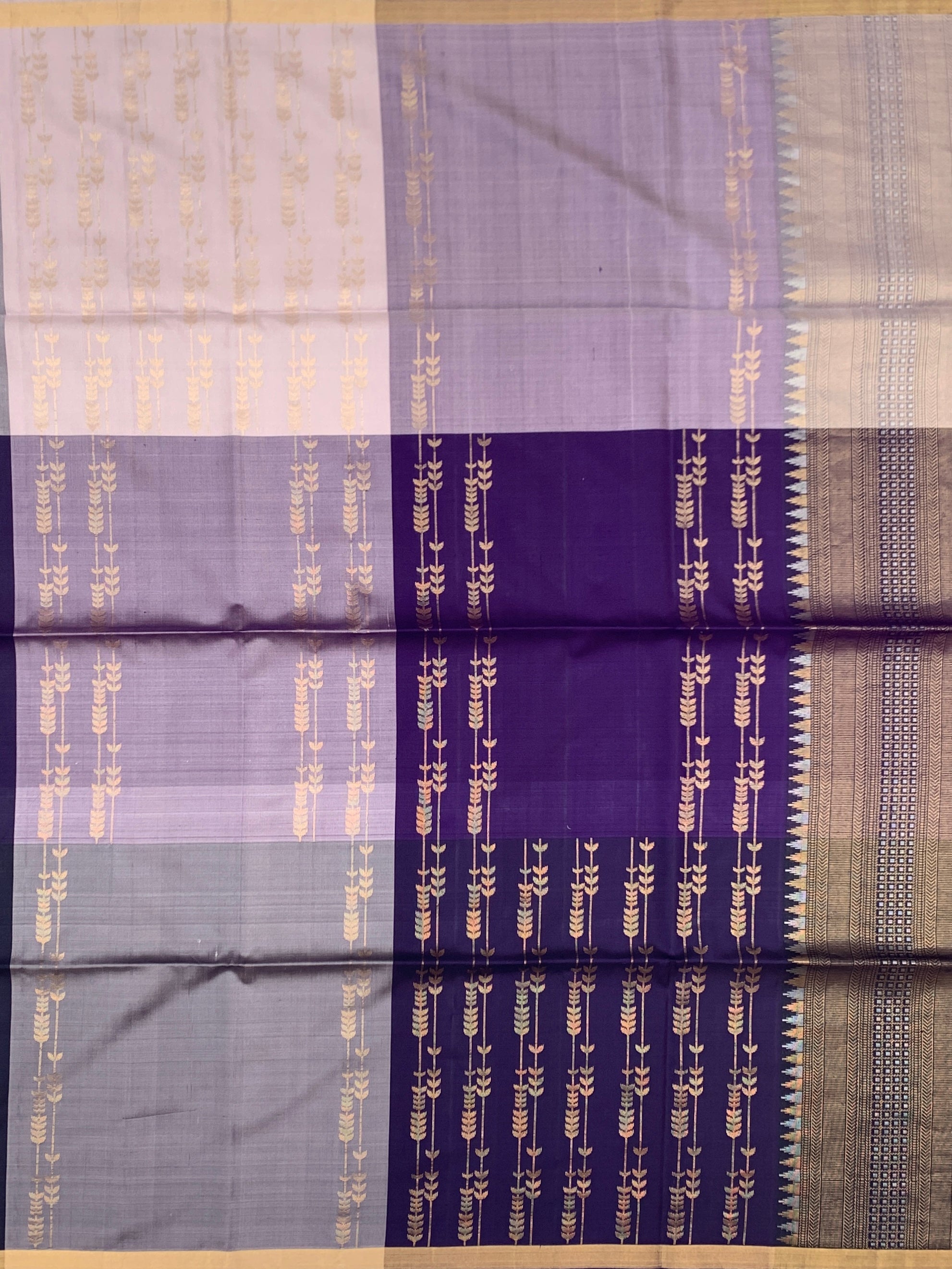 Dual-Tone Mauve Soft Silk Saree with Rich Indigo Contrast