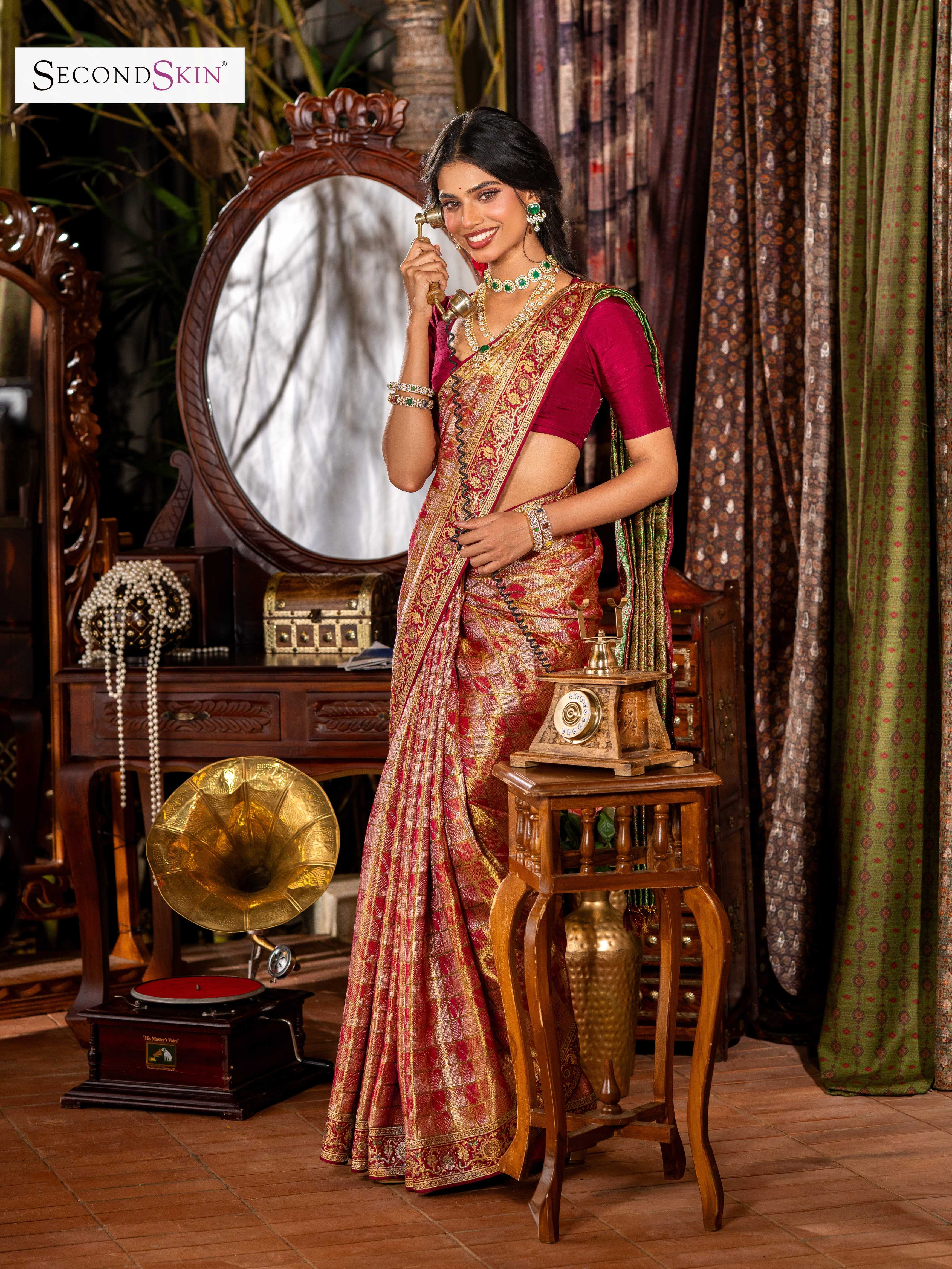 Elegantly Woven Tissue Kanjeevaram Silk Saree
