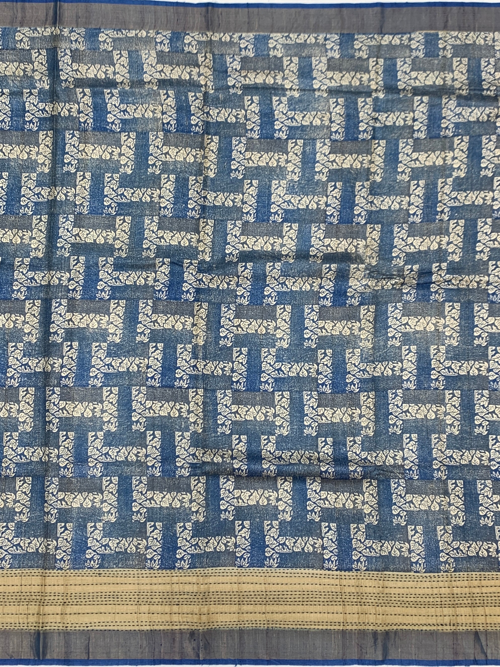 Geometric Indigo & Ivory: Basketweave Printed Tussore Saree