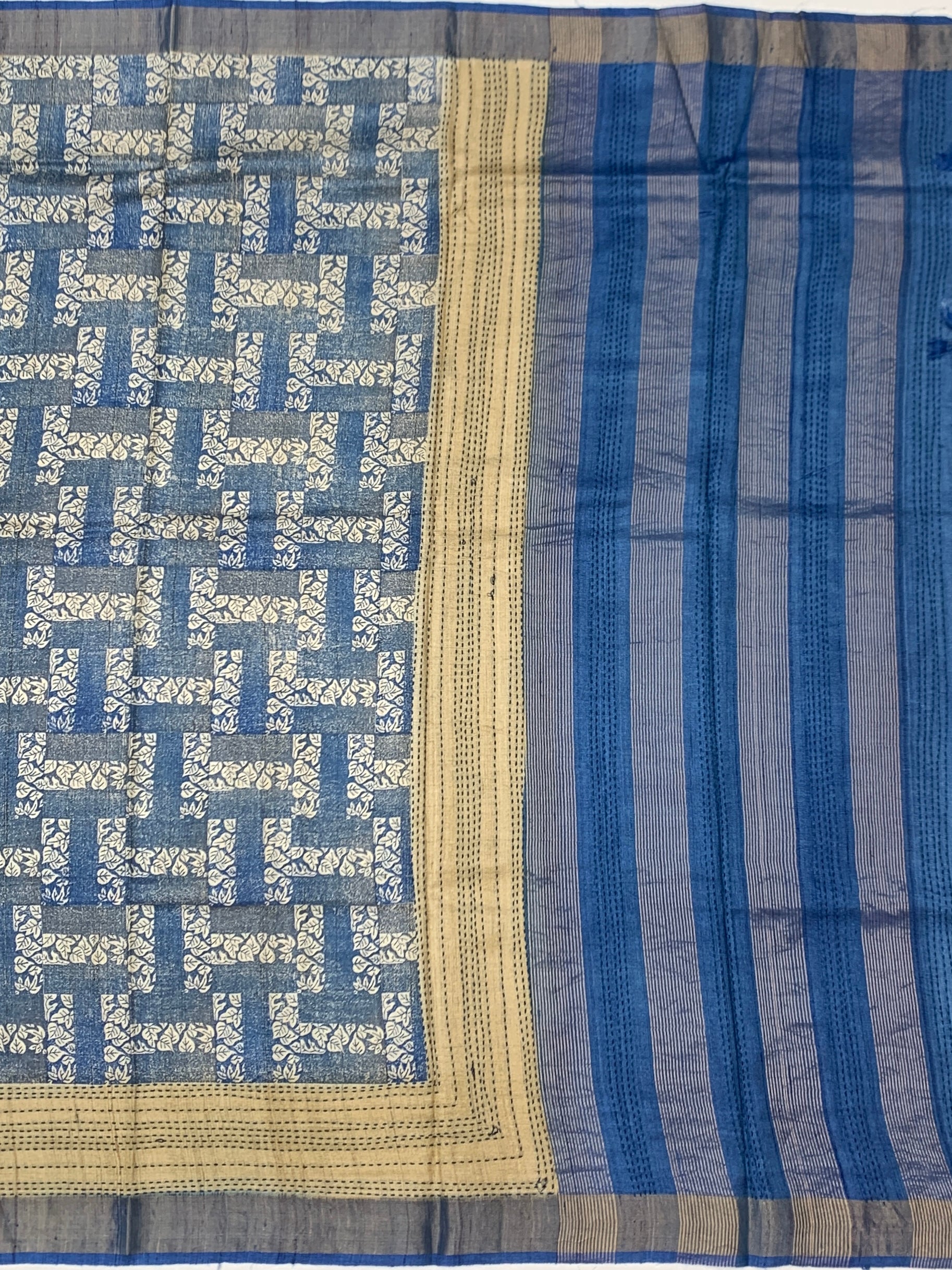 Geometric Indigo & Ivory: Basketweave Printed Tussore Saree