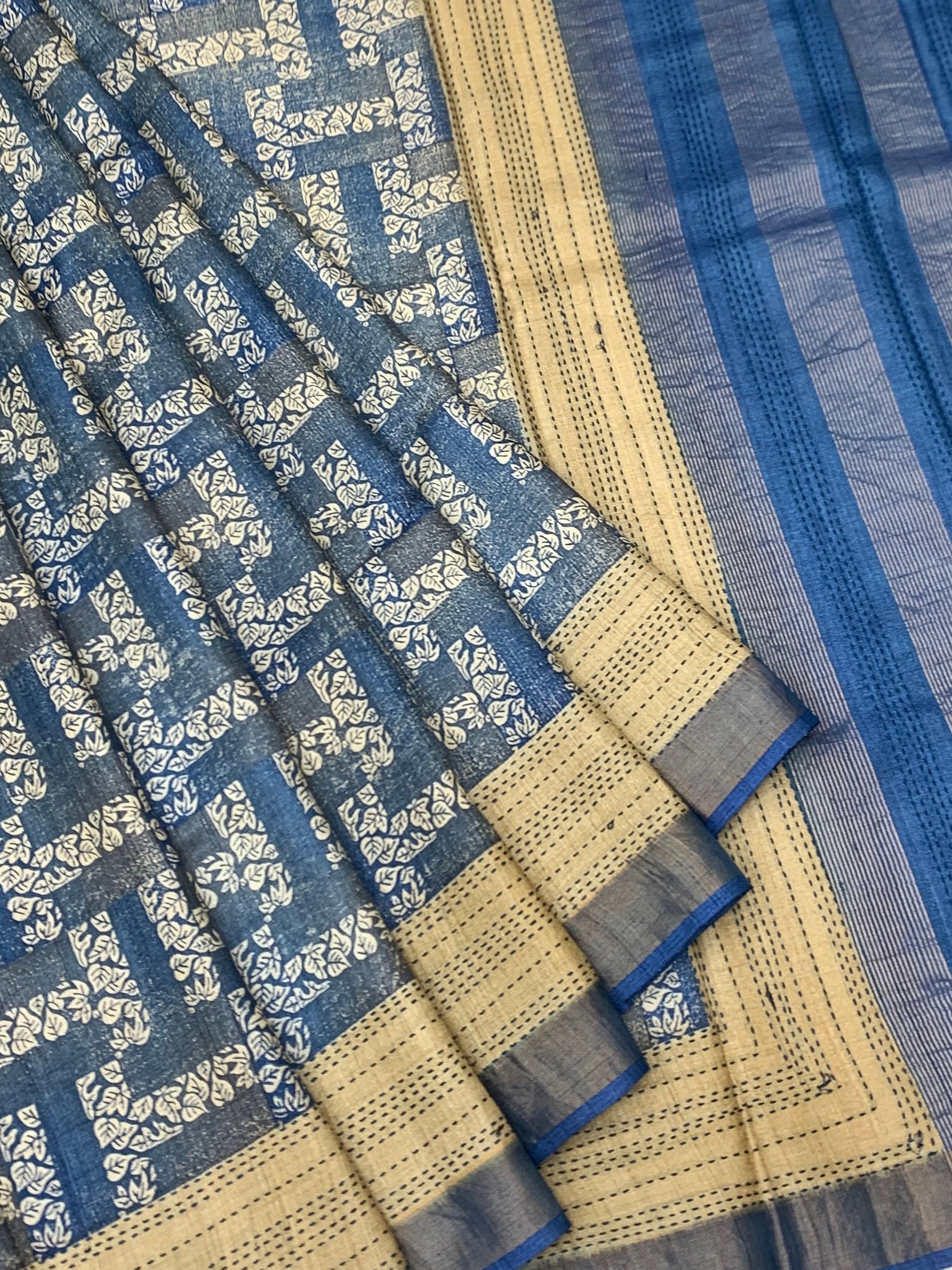 Geometric Indigo & Ivory: Basketweave Printed Tussore Saree