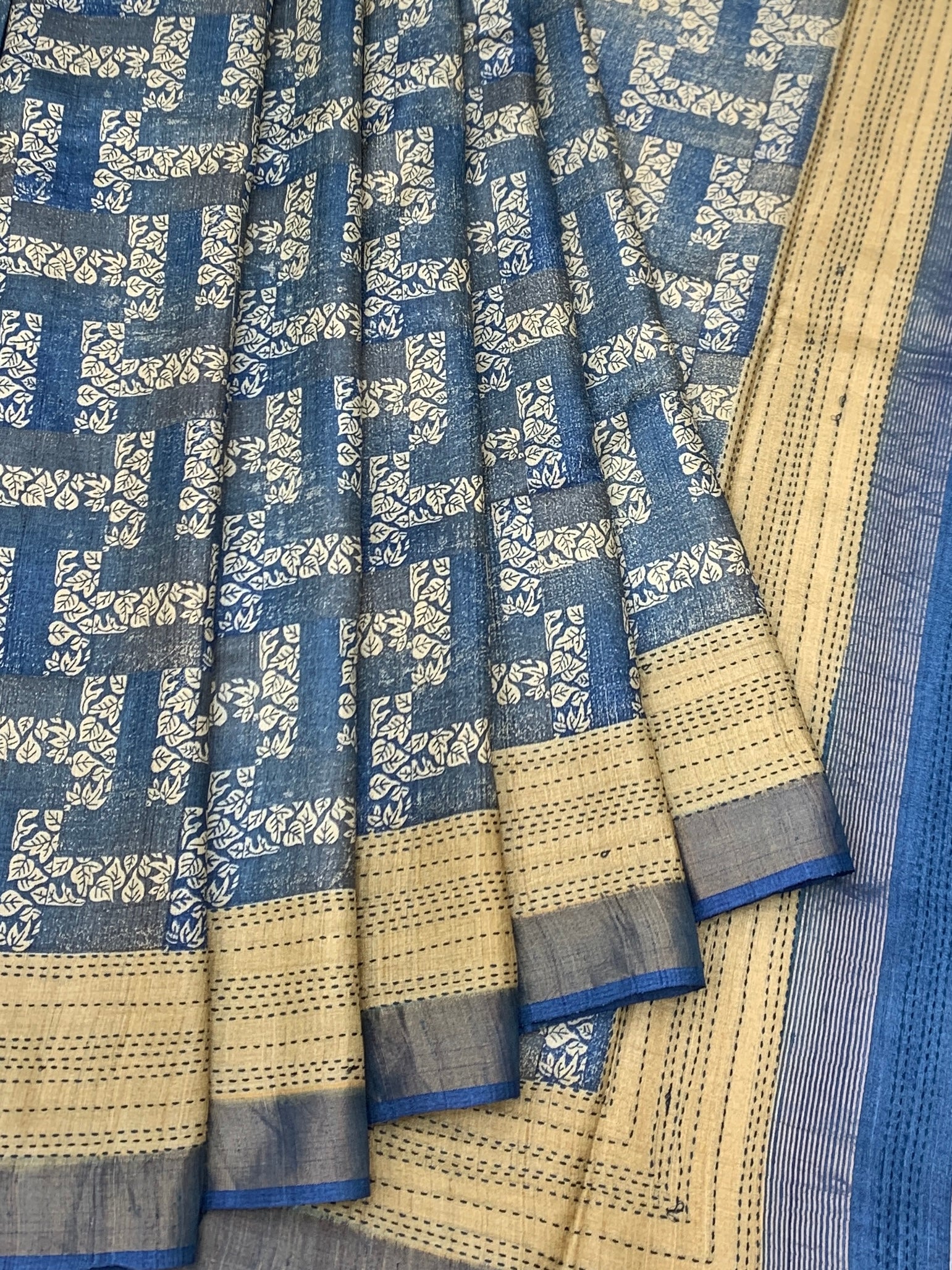 Geometric Indigo & Ivory: Basketweave Printed Tussore Saree
