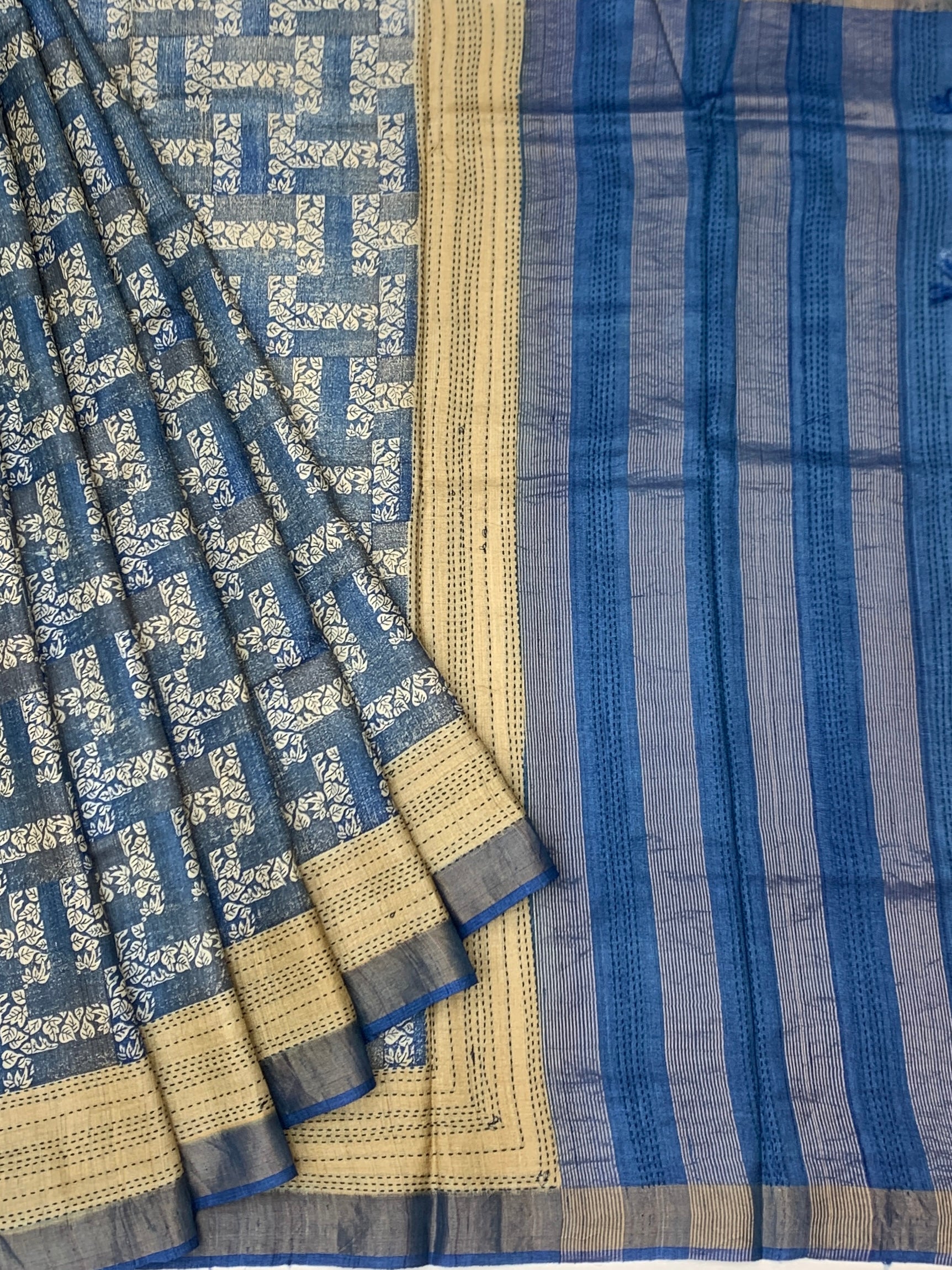 Geometric Indigo & Ivory: Basketweave Printed Tussore Saree