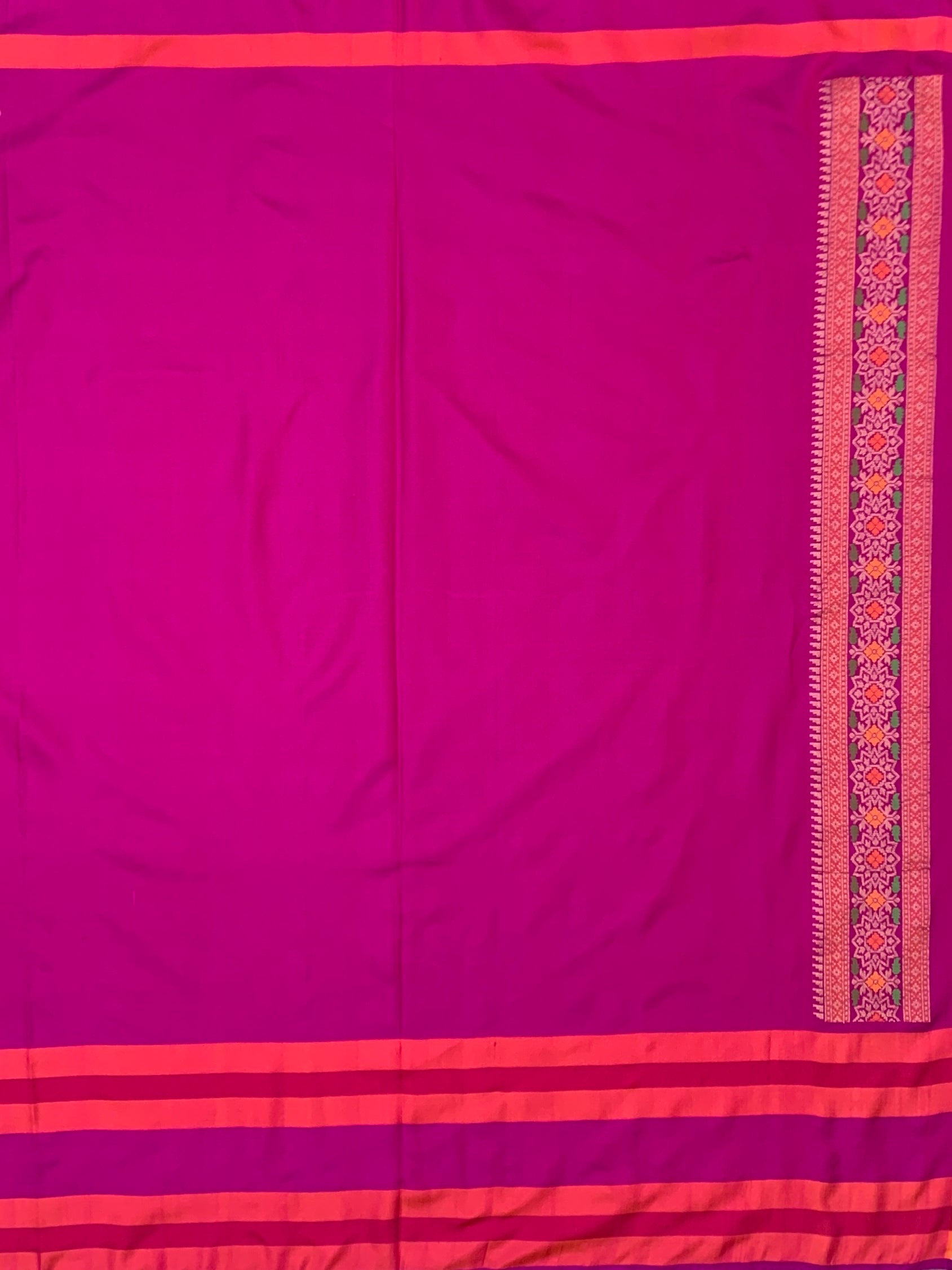 Regal Bloom: Blush Pink & Magenta Meenakari Boota Banarasi Silk Saree