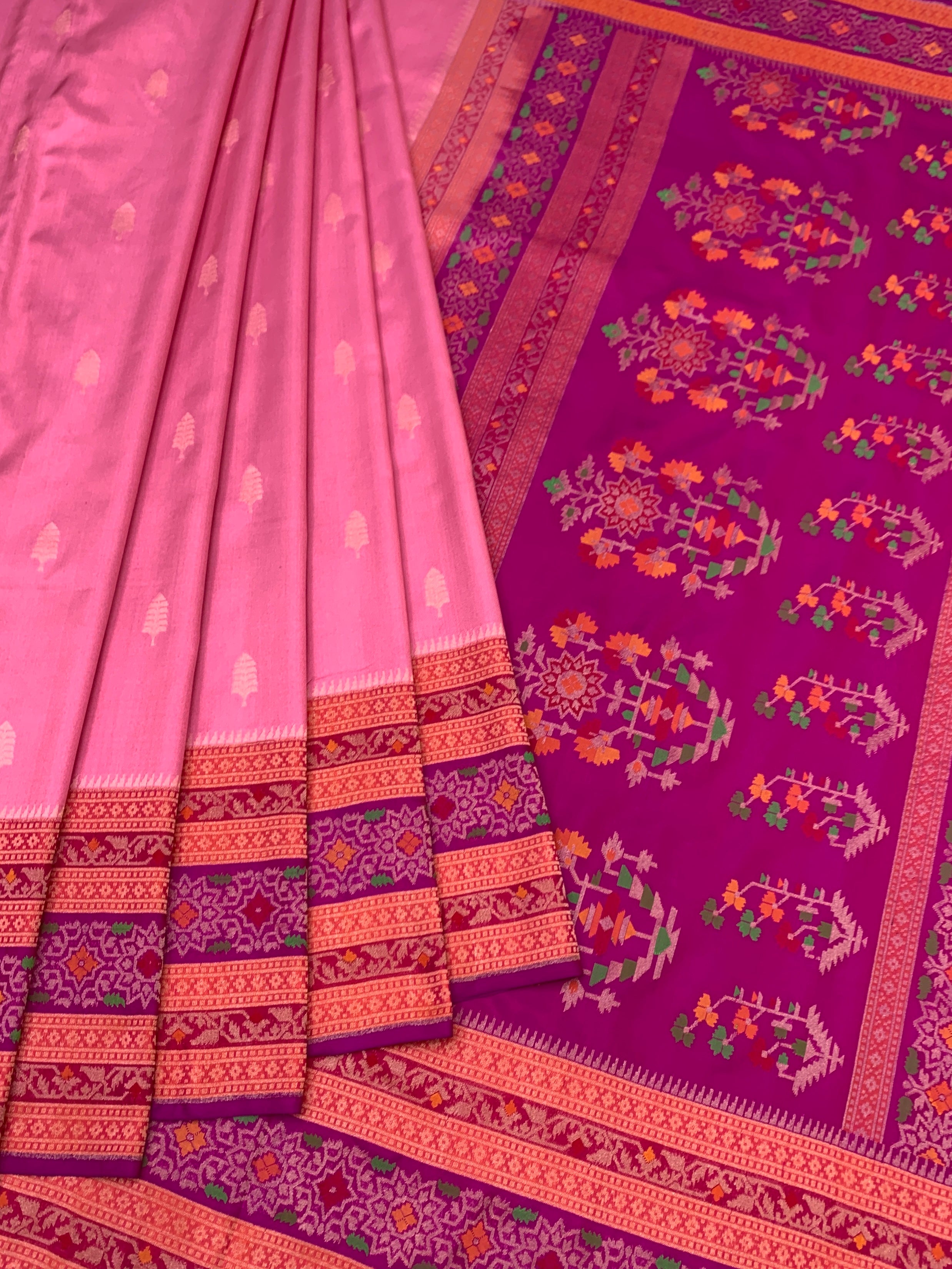 Regal Bloom: Blush Pink & Magenta Meenakari Boota Banarasi Silk Saree