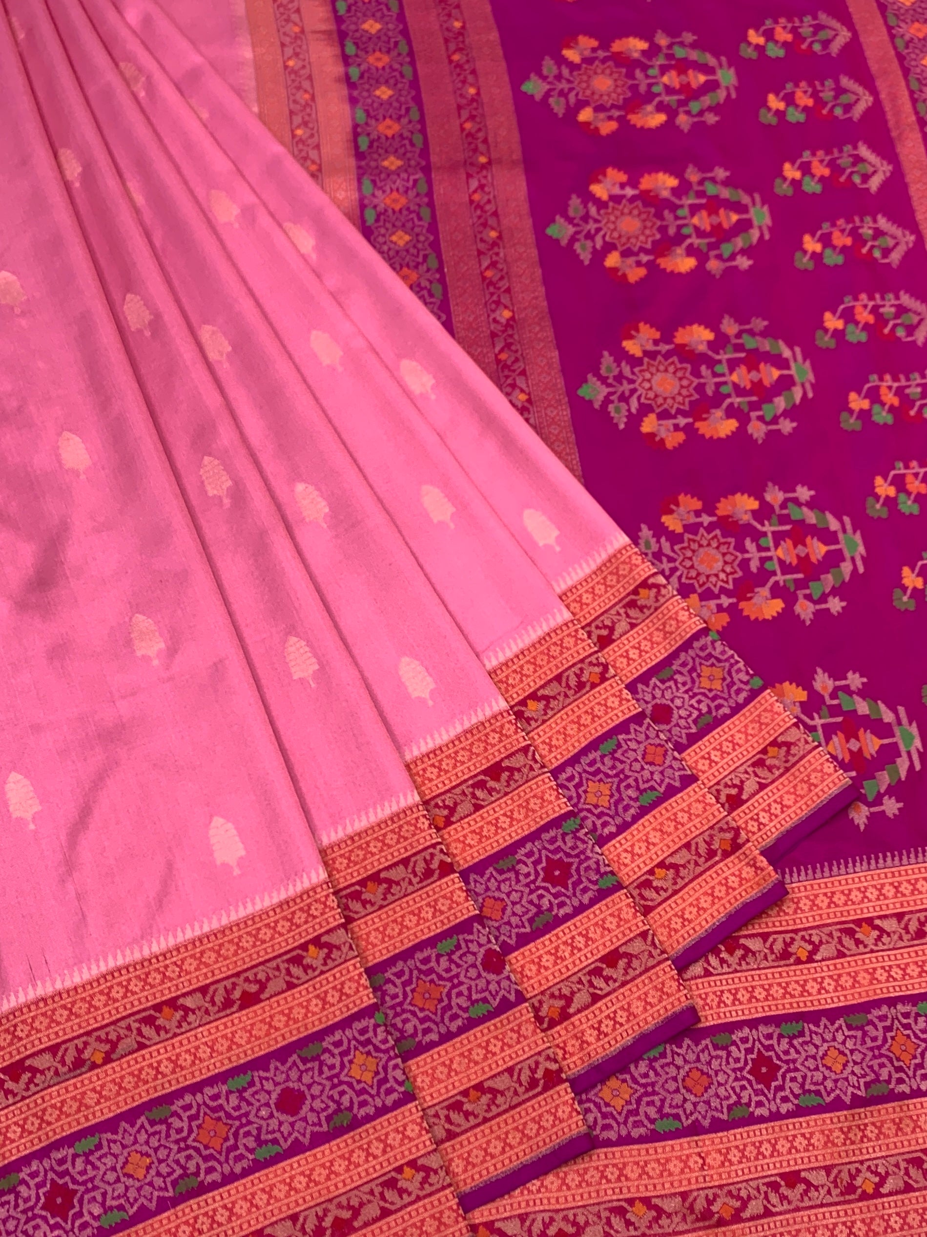 Regal Bloom: Blush Pink & Magenta Meenakari Boota Banarasi Silk Saree