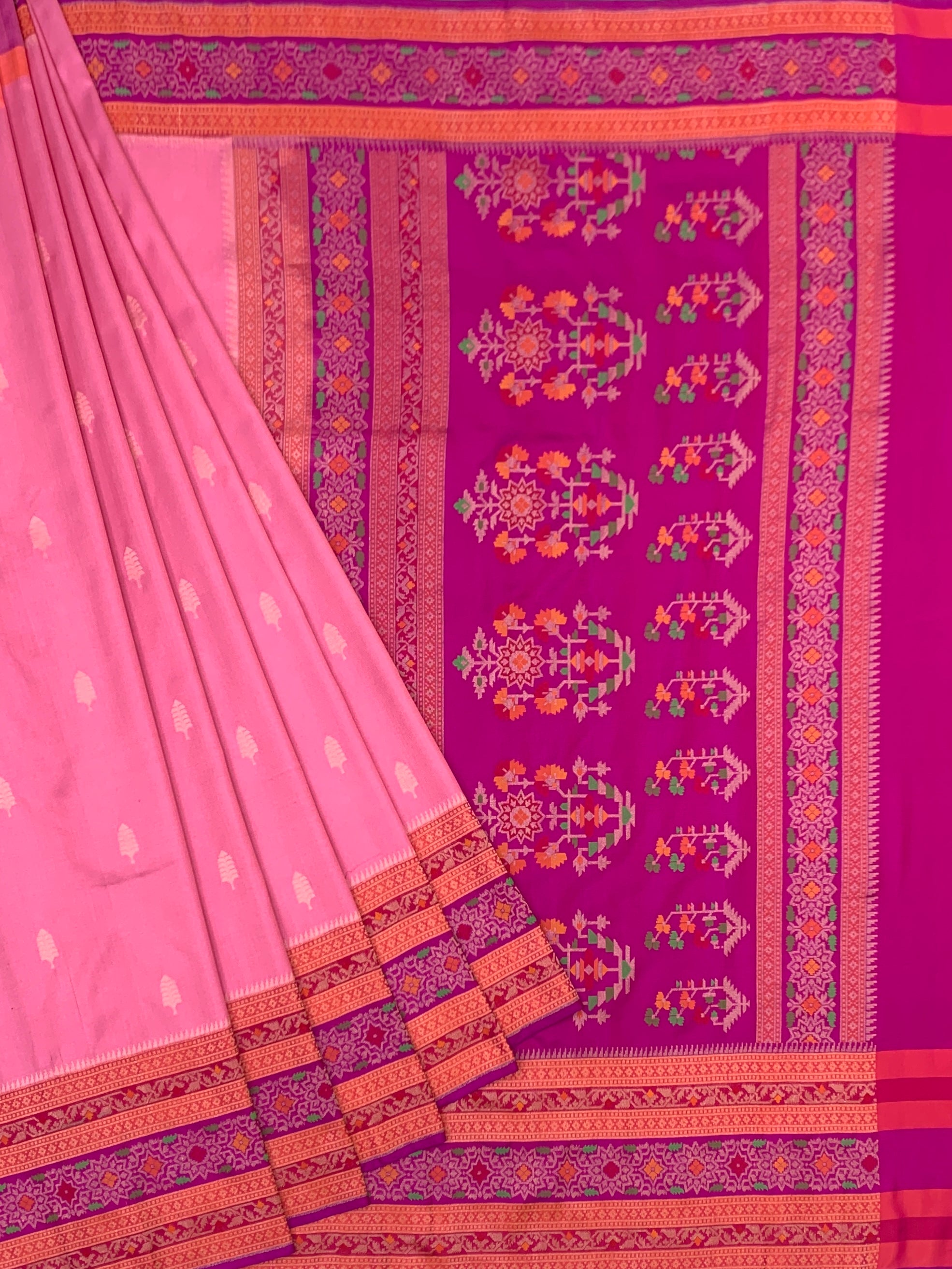 Regal Bloom: Blush Pink & Magenta Meenakari Boota Banarasi Silk Saree