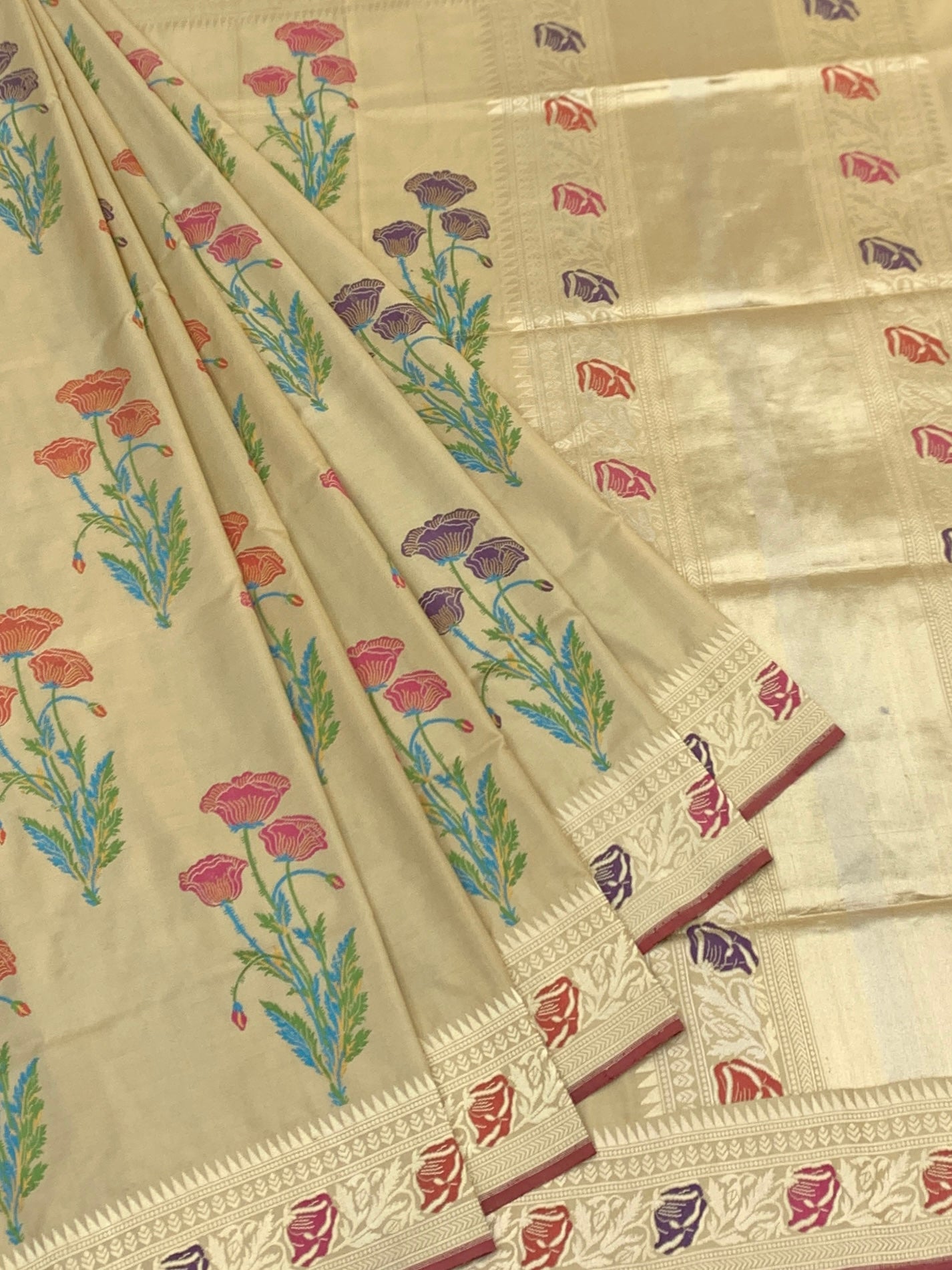 Floral Serenity: Cream & Gold Meenakari Banarasi Silk Saree