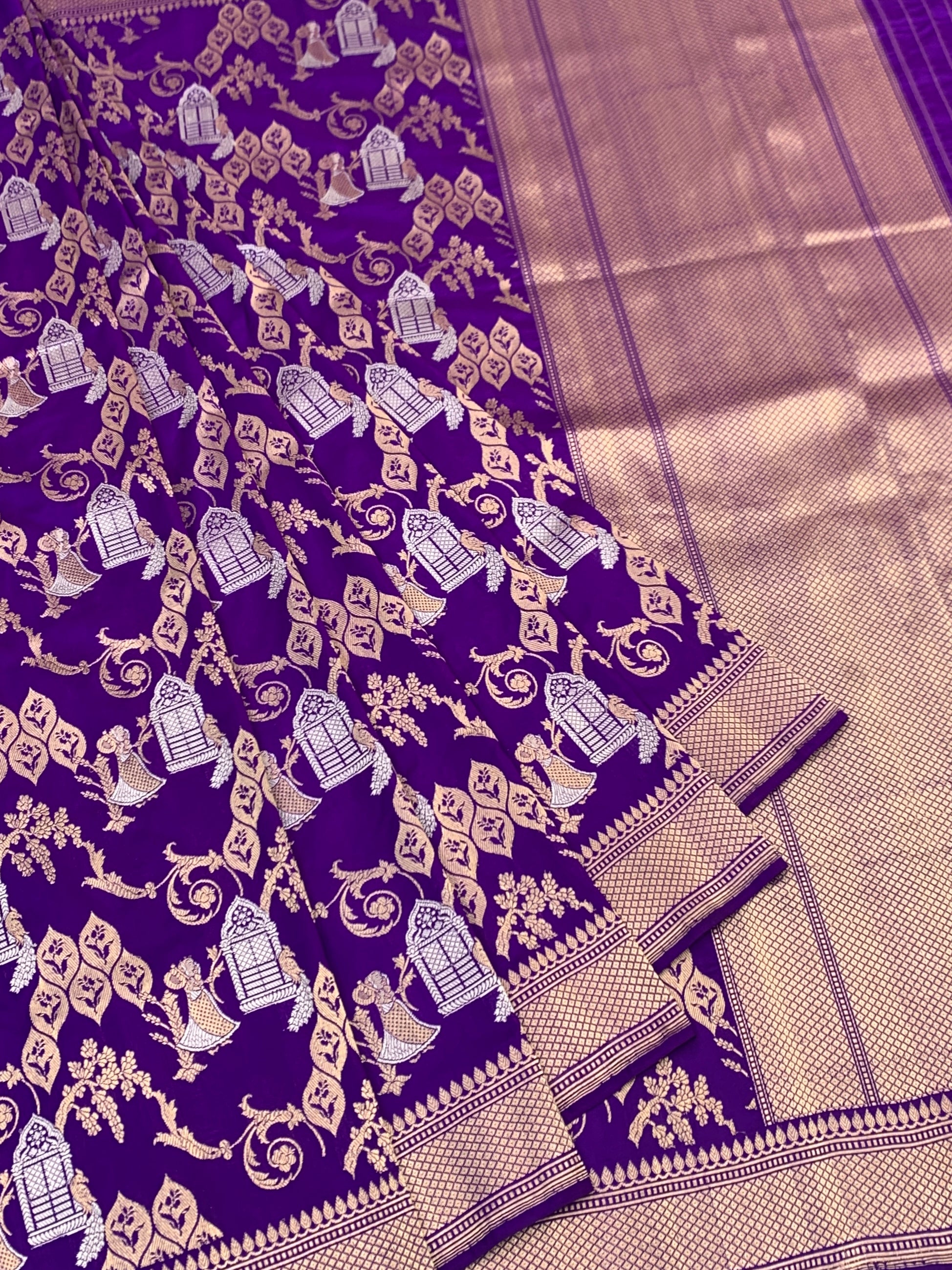 Royal Amethyst: Palace Heritage Jharokha Banarasi Silk Saree