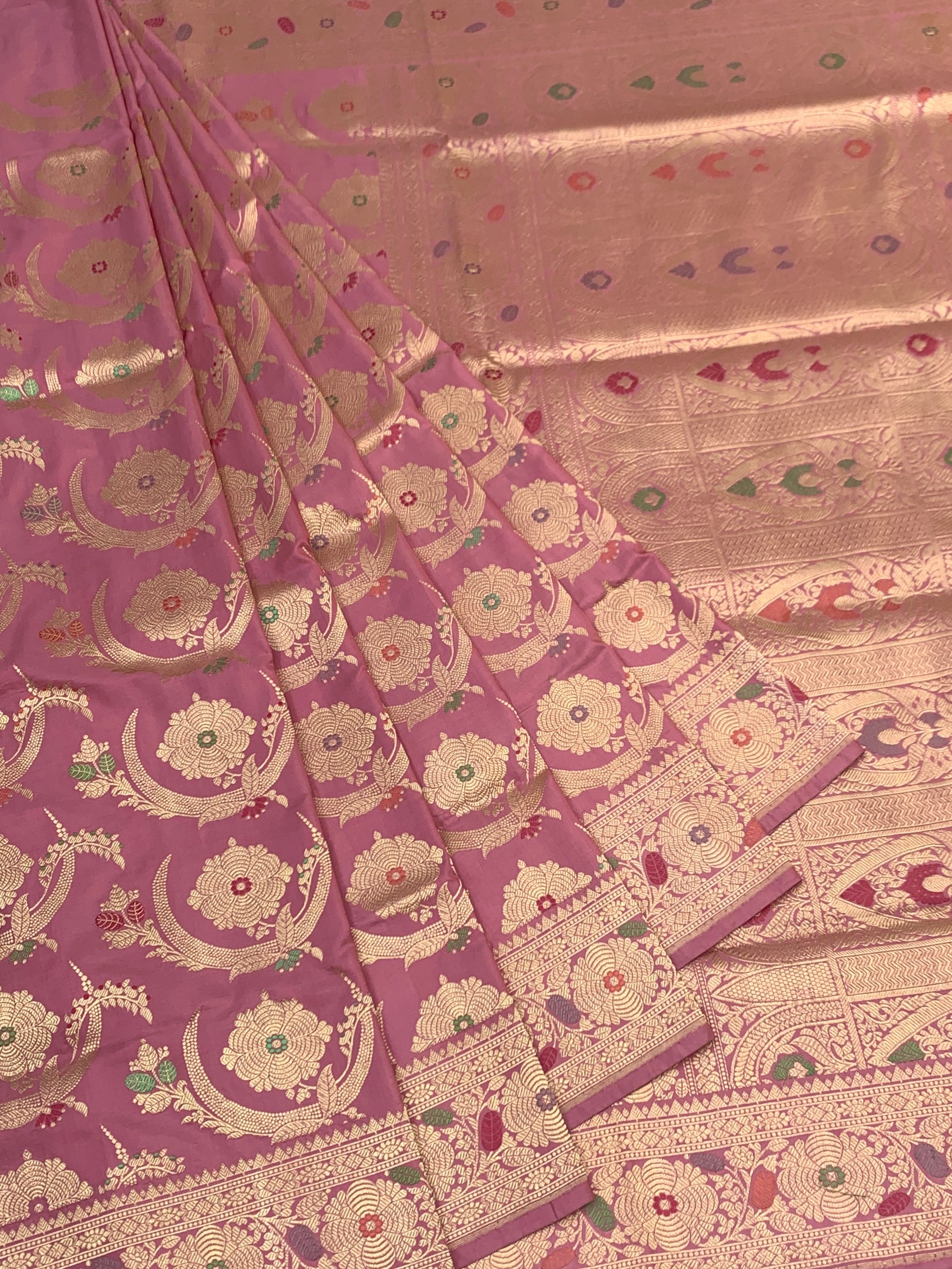 Antique Rose Opulence: Heavy Zari Brocade Banarasi Silk Saree with Meenakari