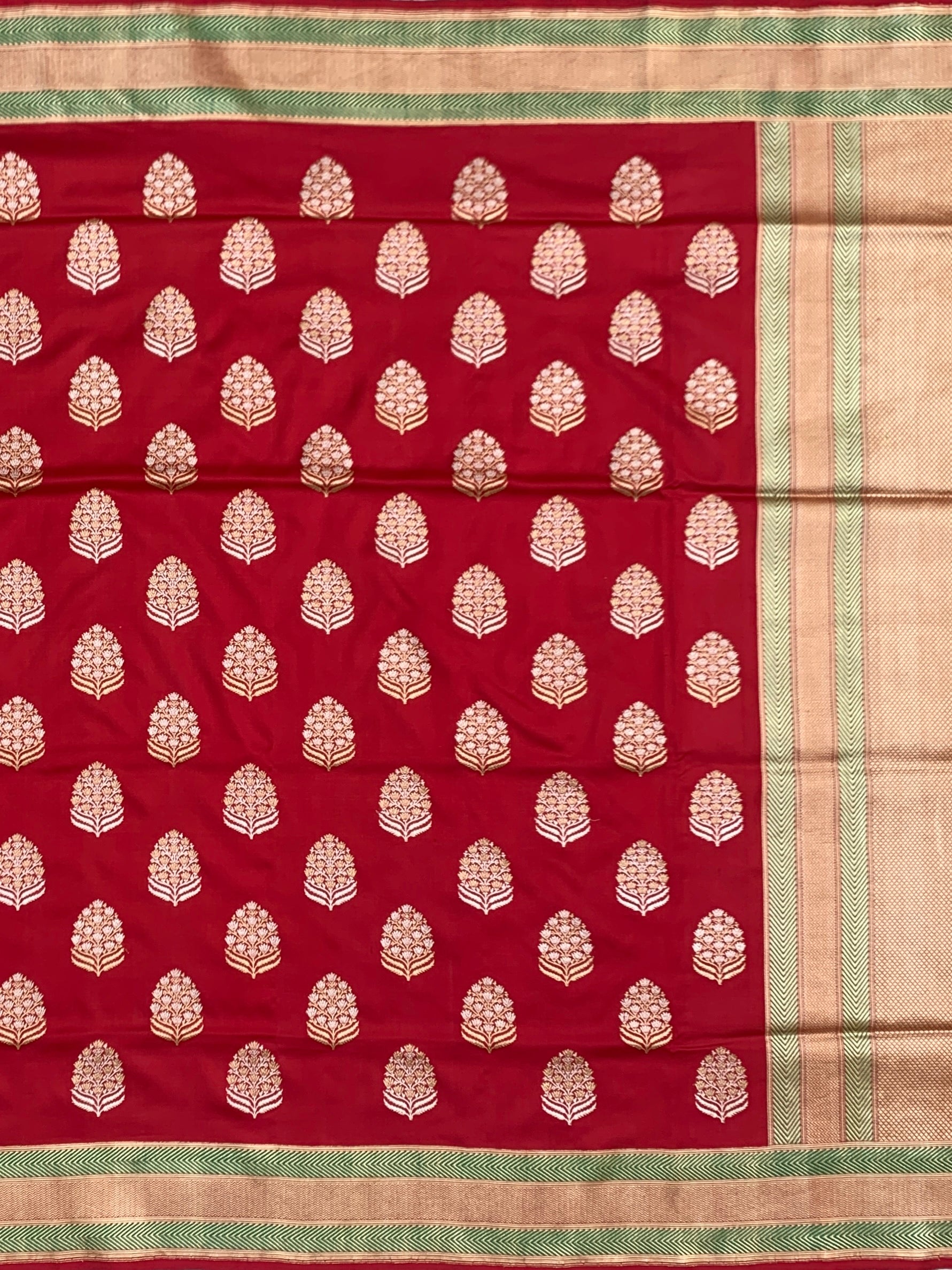 Classic Crimson: Floral Butta Red Banarasi Silk Saree