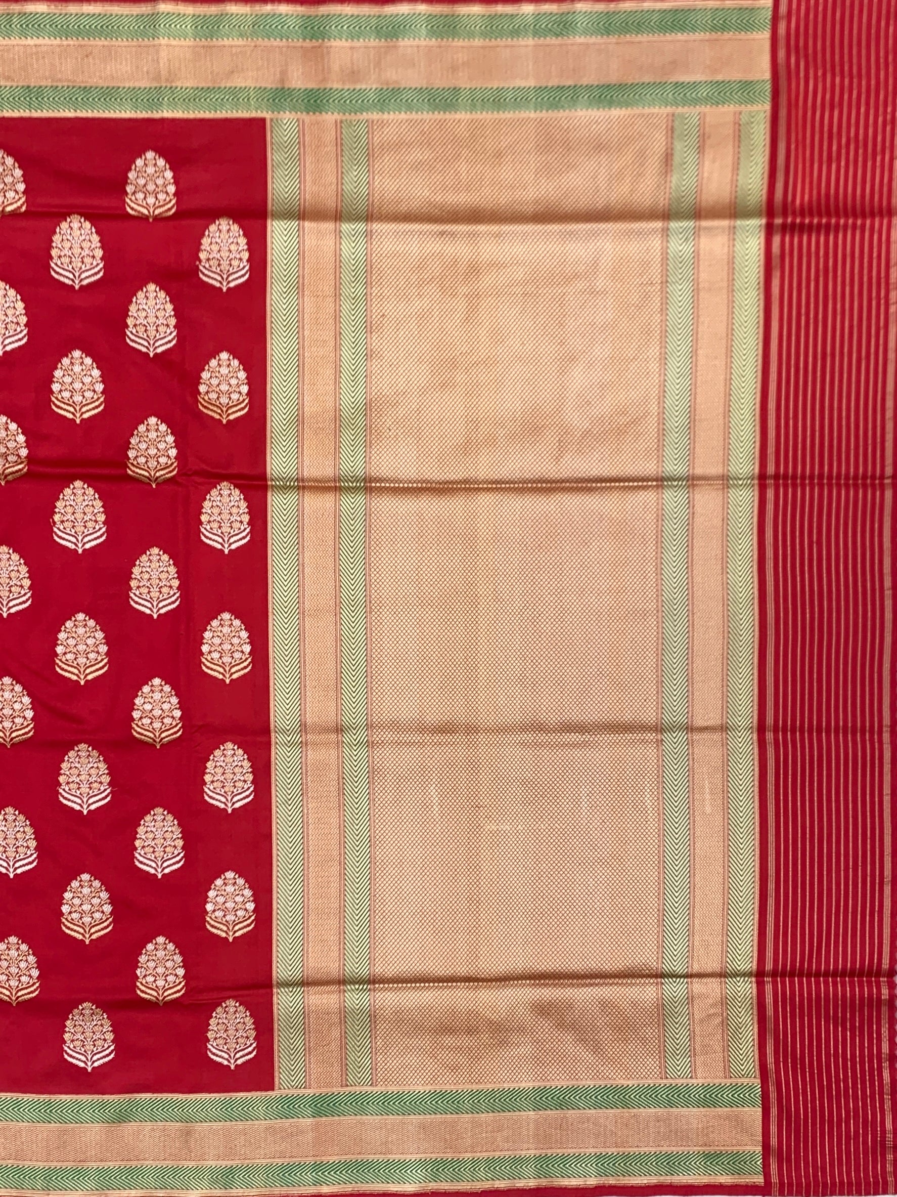 Classic Crimson: Floral Butta Red Banarasi Silk Saree