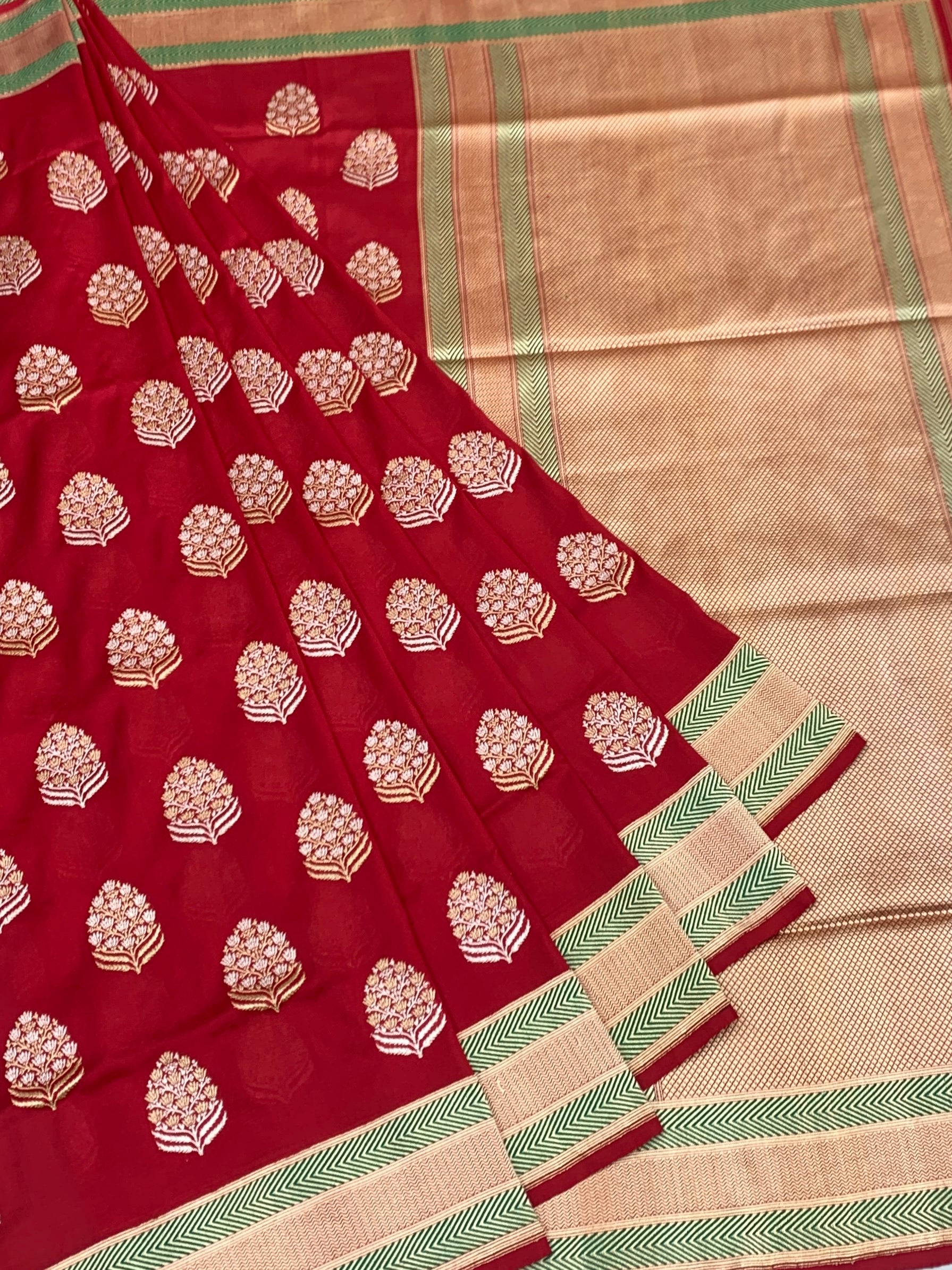 Classic Crimson: Floral Butta Red Banarasi Silk Saree