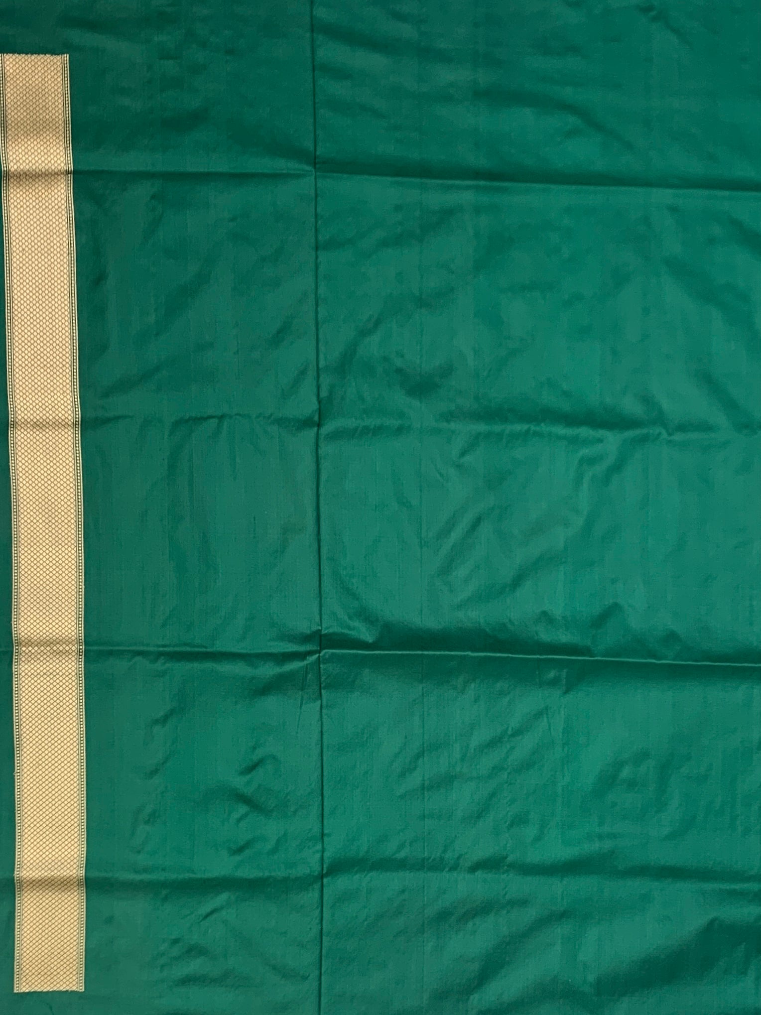 Emerald Court: Sona Rupa Zari Jharokha Motif Banarasi Silk Saree