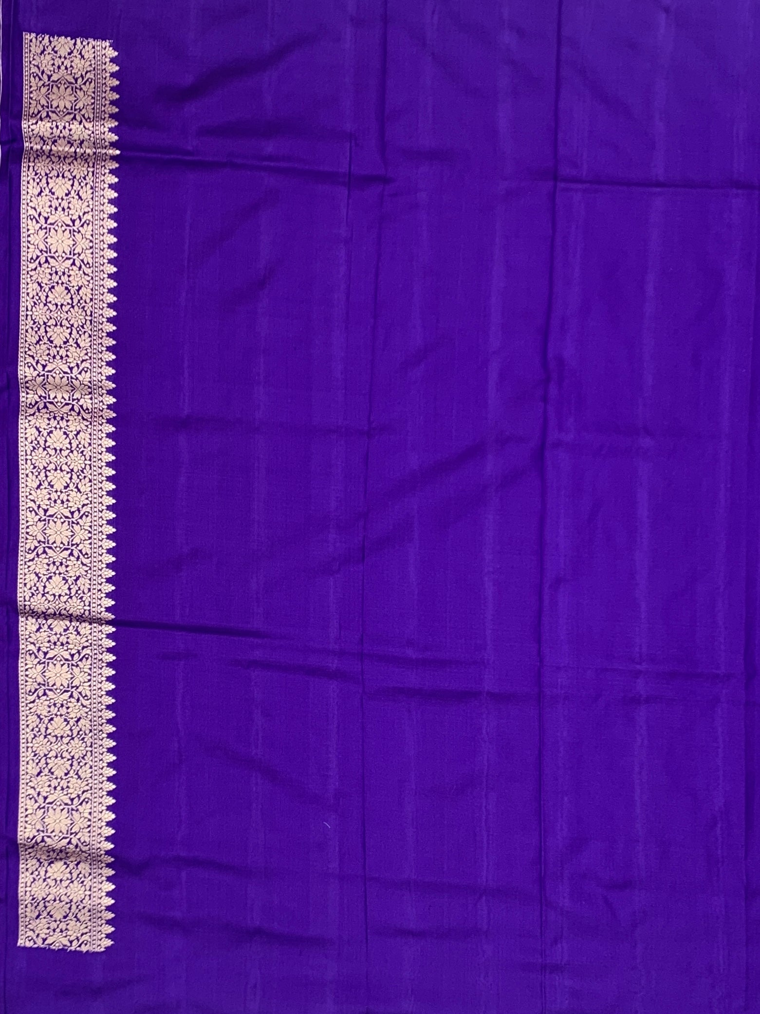 Majestic Violet: Geometric & Floral Medallion Banarasi Silk Saree