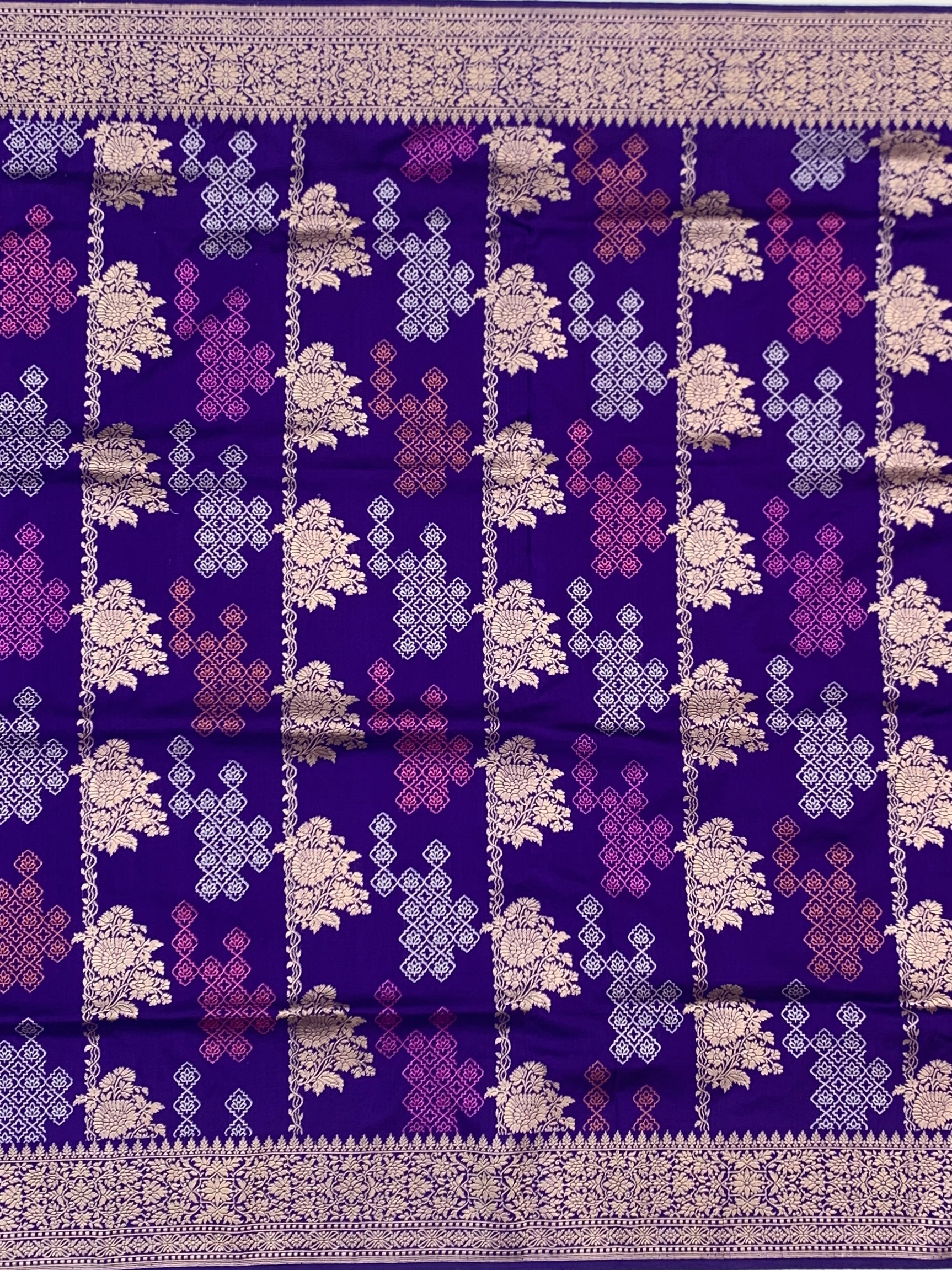 Majestic Violet: Geometric & Floral Medallion Banarasi Silk Saree