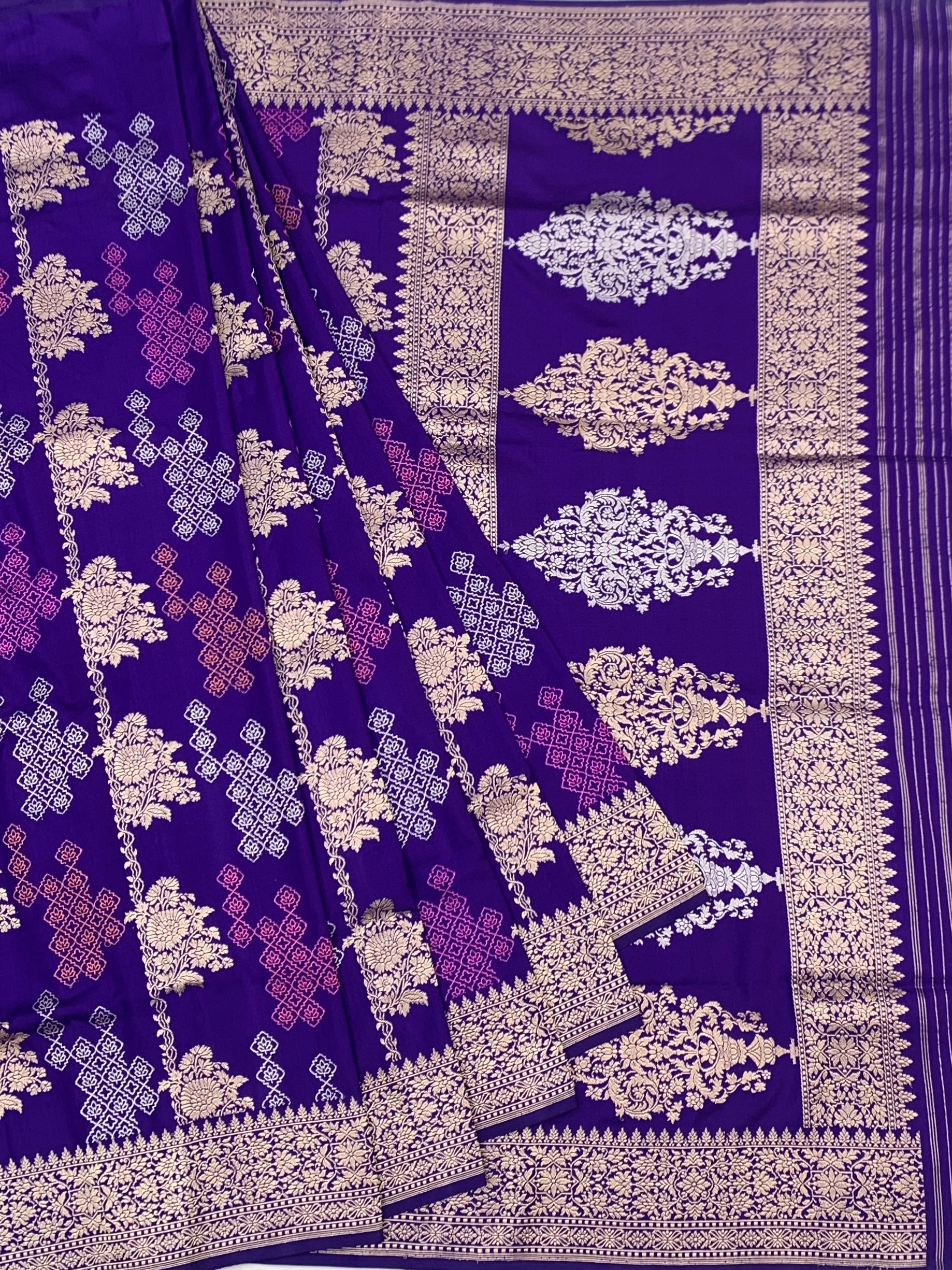 Majestic Violet: Geometric & Floral Medallion Banarasi Silk Saree