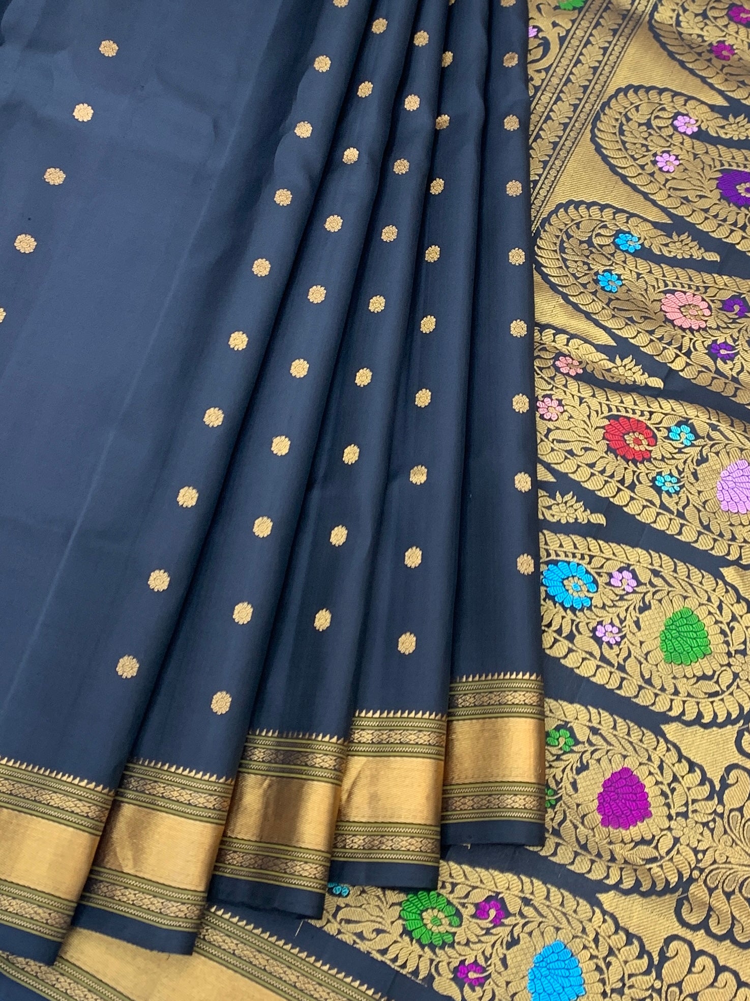 Pure Handloom Gadwal Pattu Saree Black In Colour