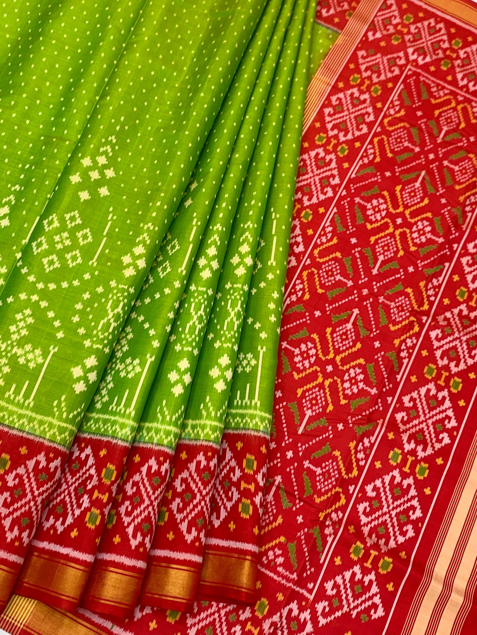 Vibrant Leaf Green & Crimson Red Rajkot Patola Silk Saree