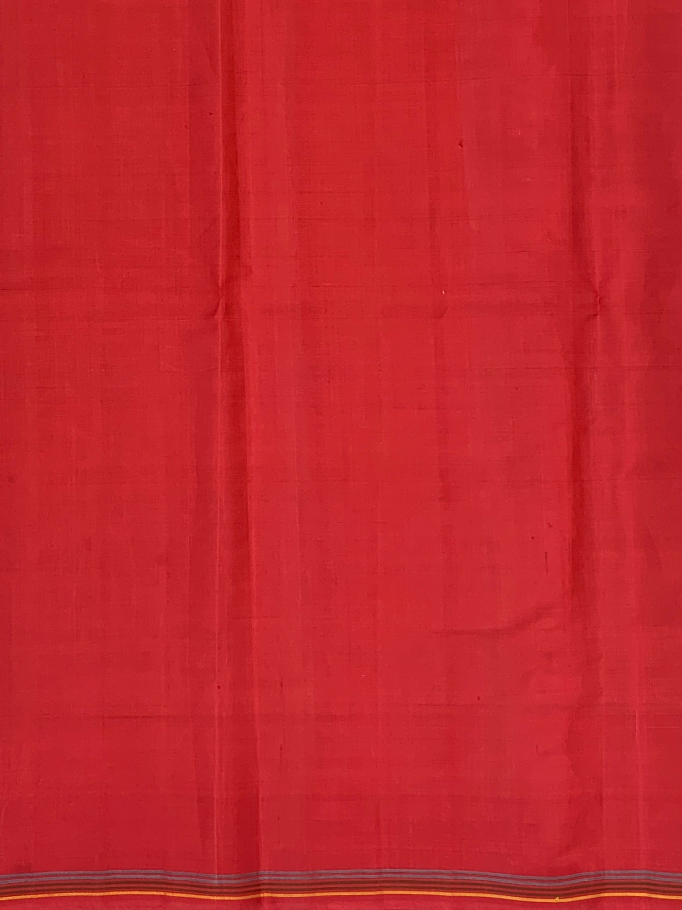 Heritage Splendor: Ivory and Crimson Traditional Patola Silk Saree