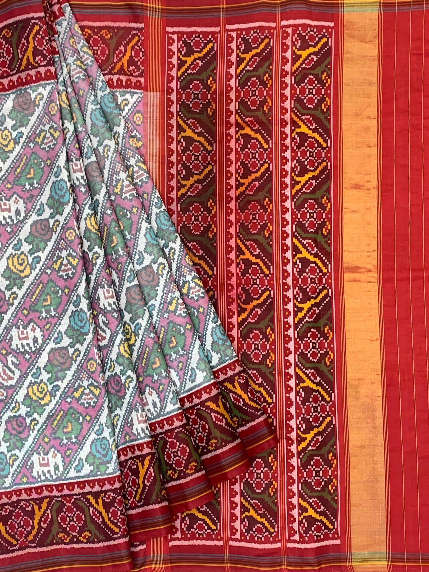 Heritage Splendor: Ivory and Crimson Traditional Patola Silk Saree