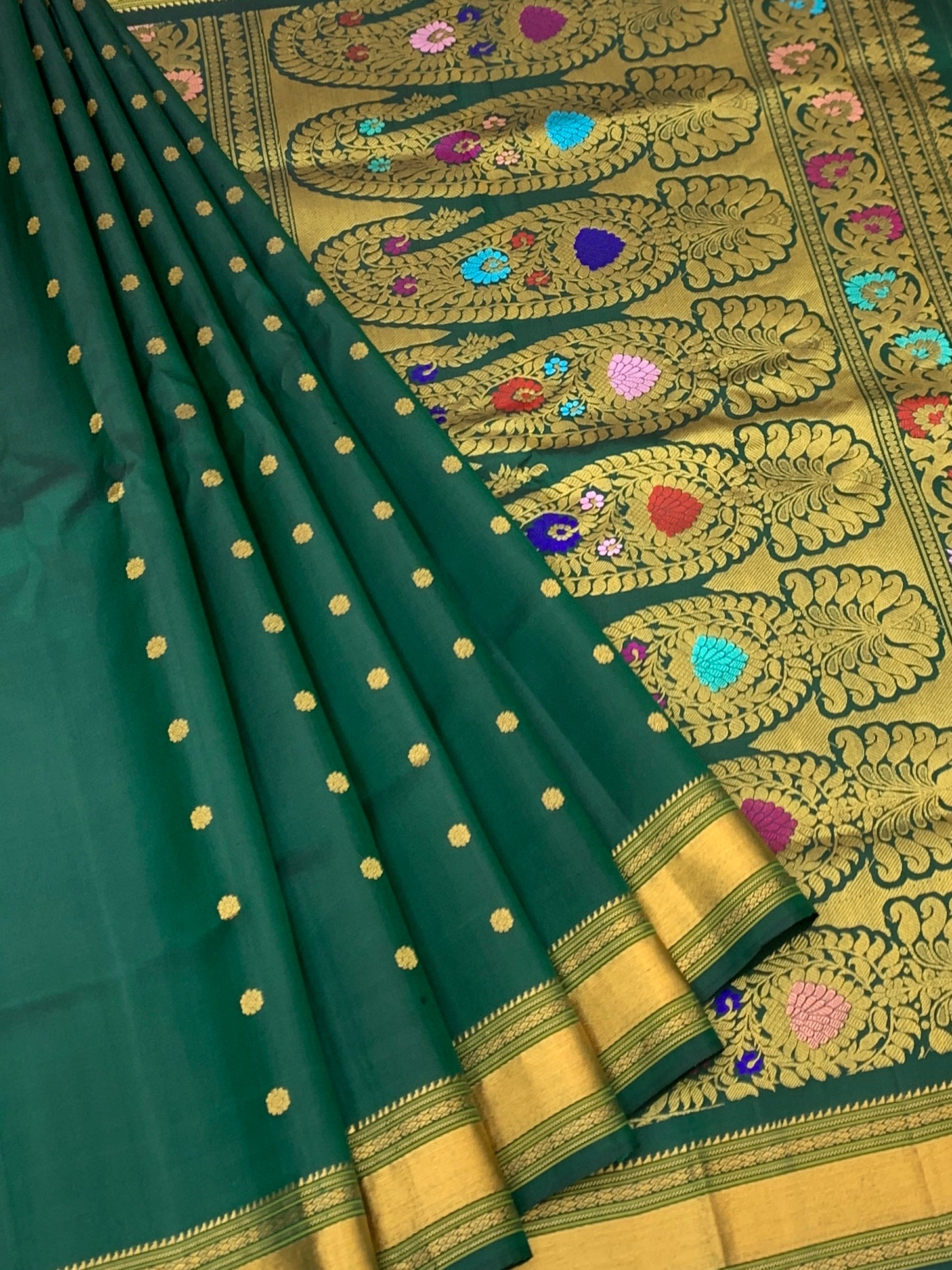 Bottle Green Handloom Pure Silk Gadwal Pattu Saree