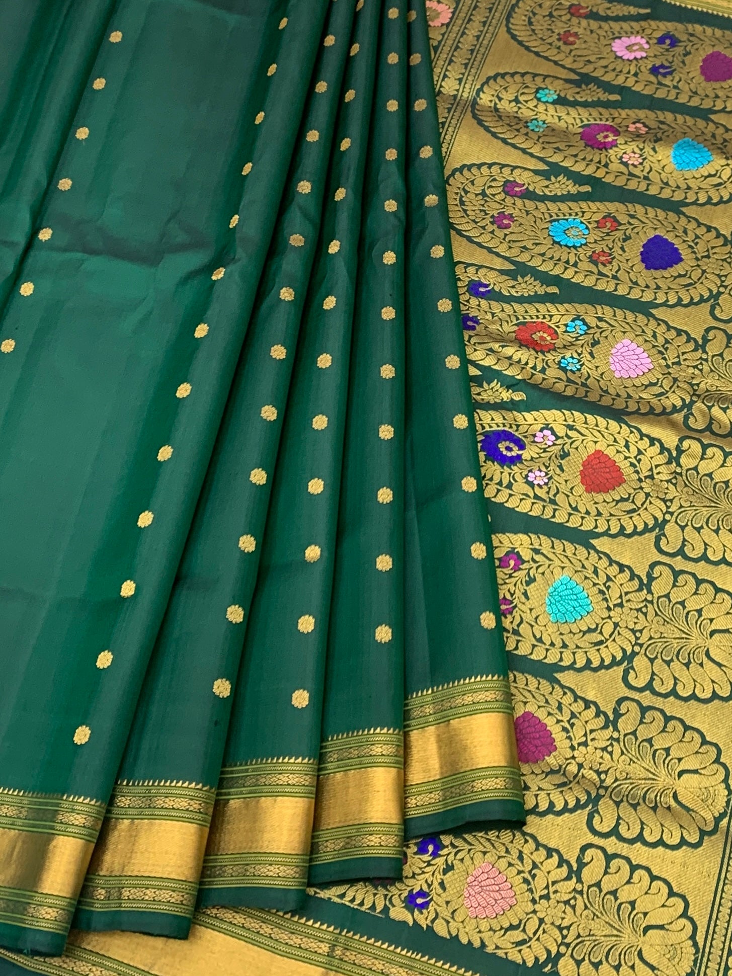 Bottle Green Handloom Pure Silk Gadwal Pattu Saree