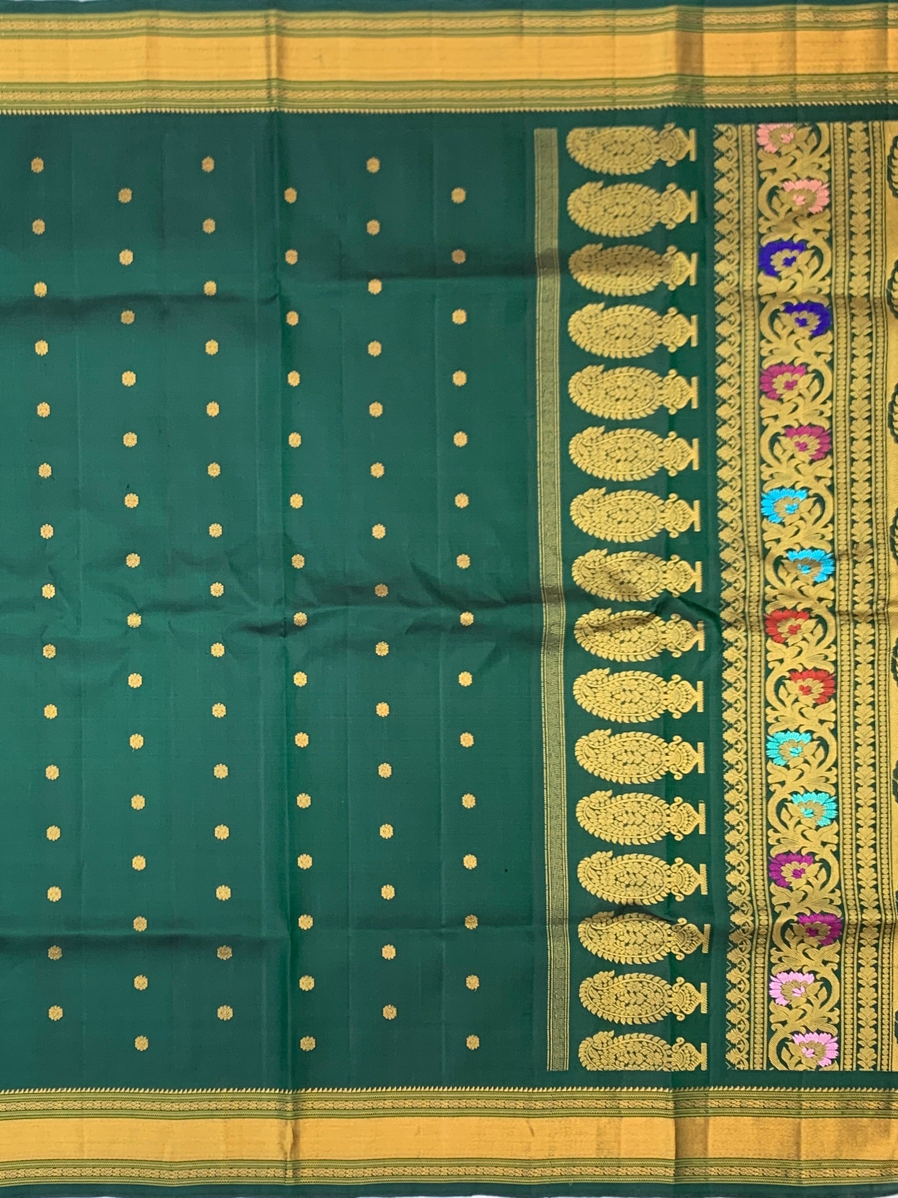 Bottle Green Handloom Pure Silk Gadwal Pattu Saree