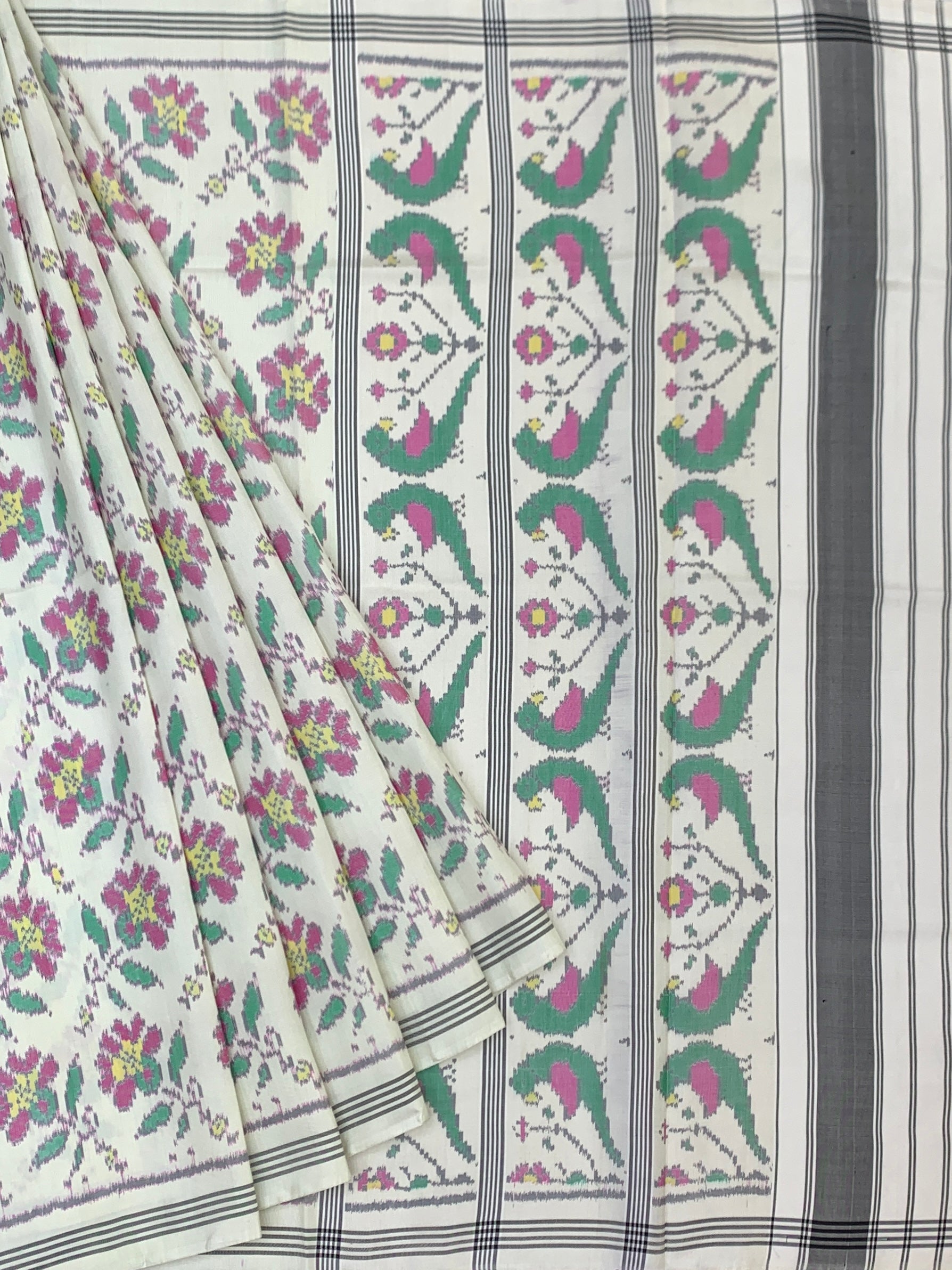 Pristine Ivory & Emerald 'Popat Bhat' Double Ikat Patan Patola Silk Saree