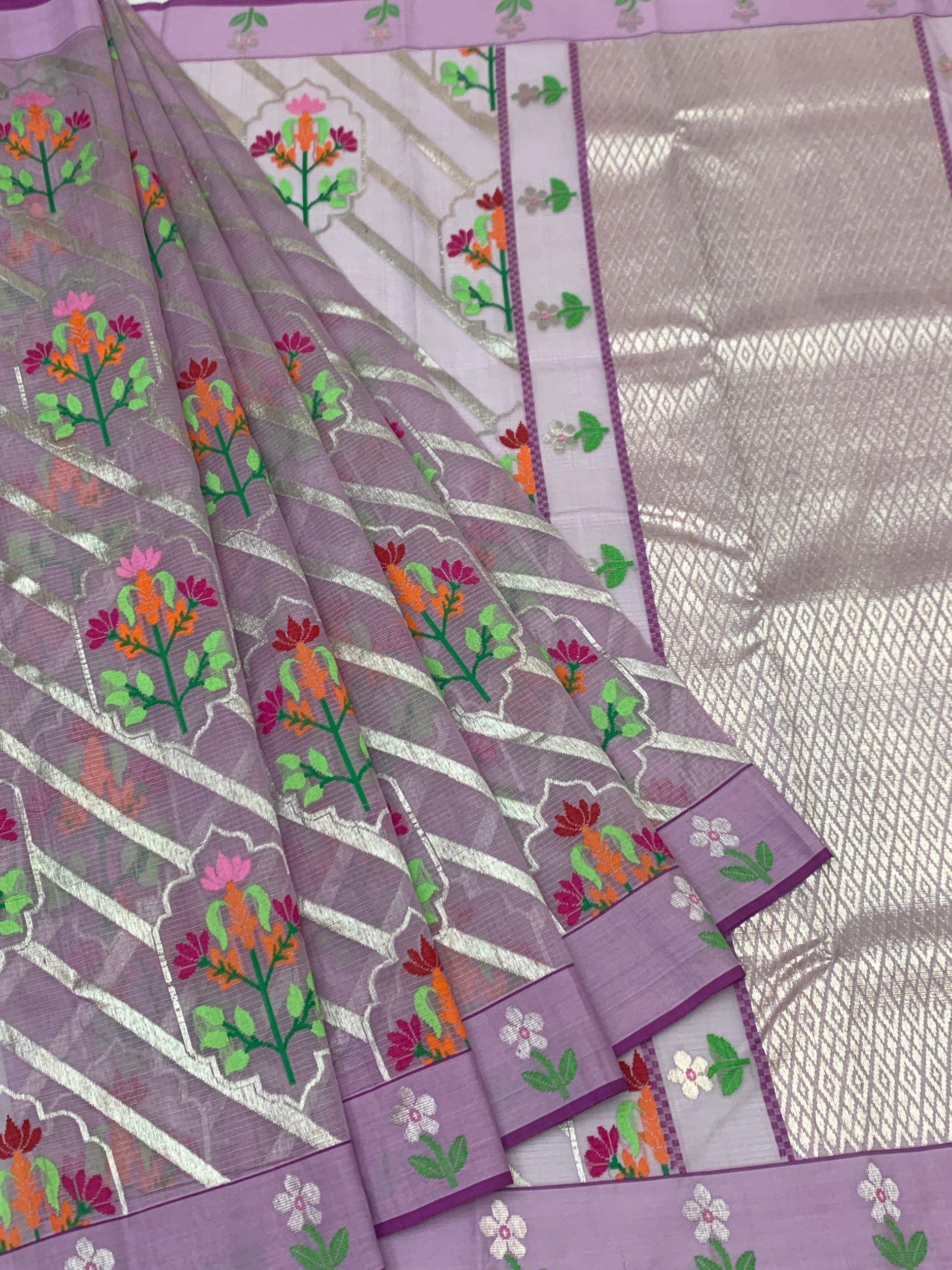 Calloped Floral Zari Kota Saree with Violet Blouse