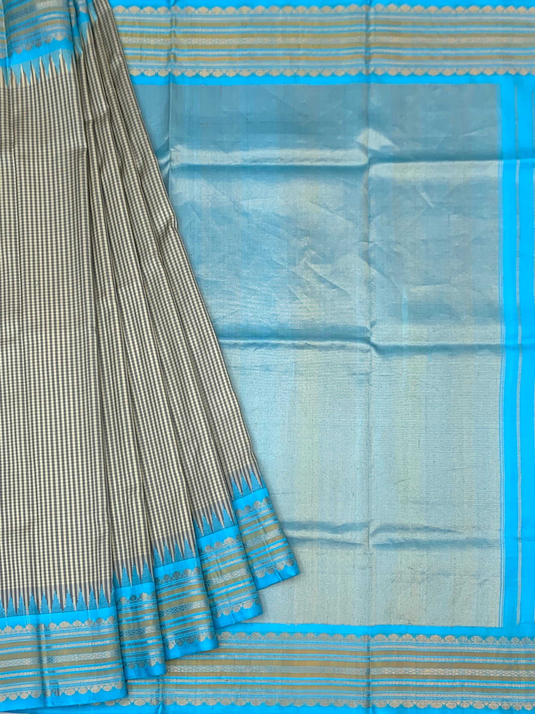 Pure Gadwal Silk Saree Grey In Colour