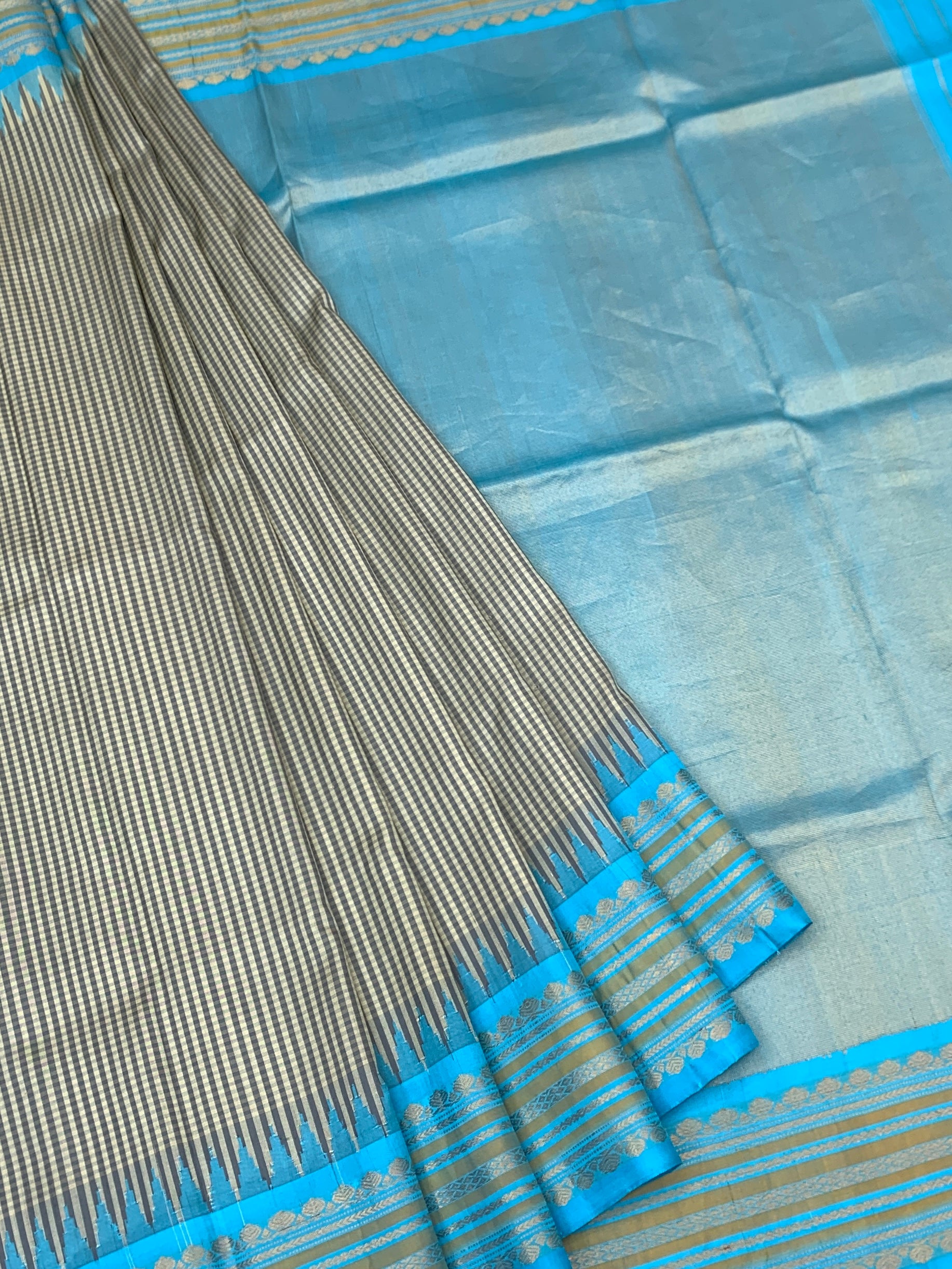 Pure Gadwal Silk Saree Grey In Colour