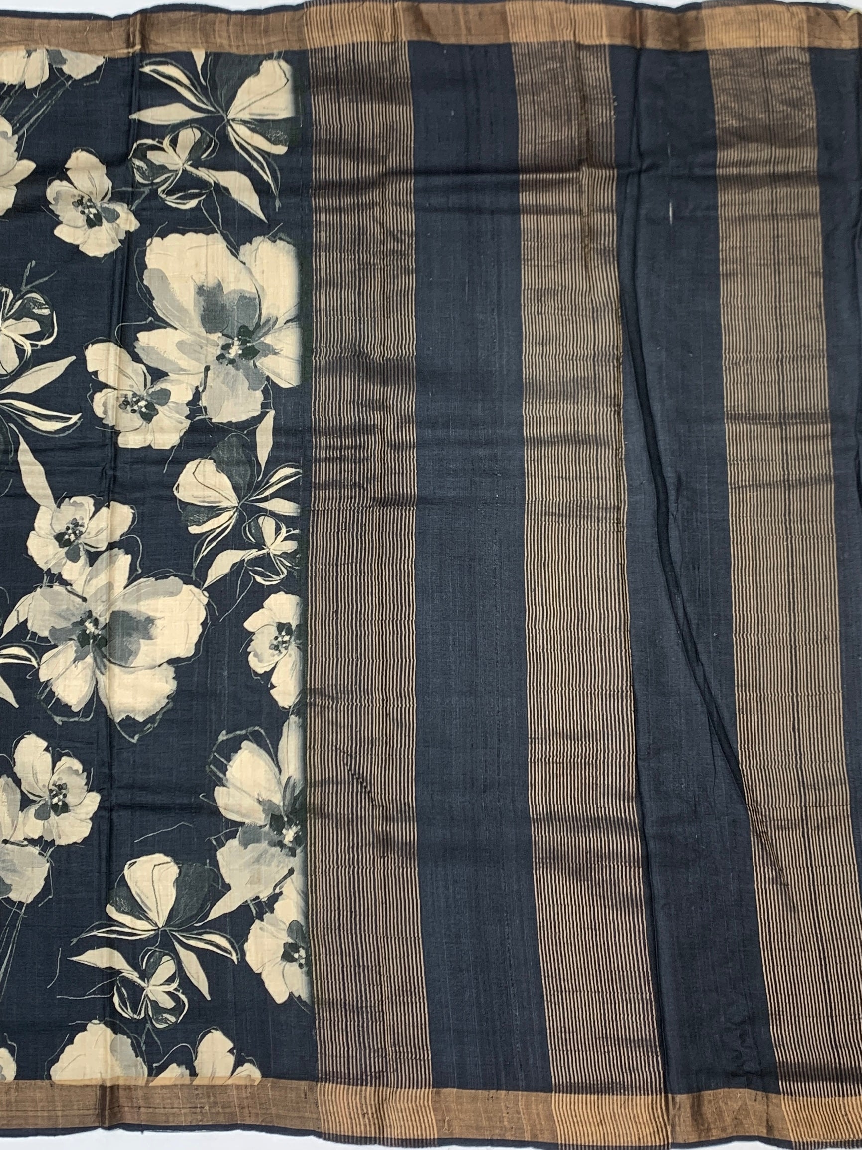 Midnight Bloom: Painterly Floral Tussore Printed Saree