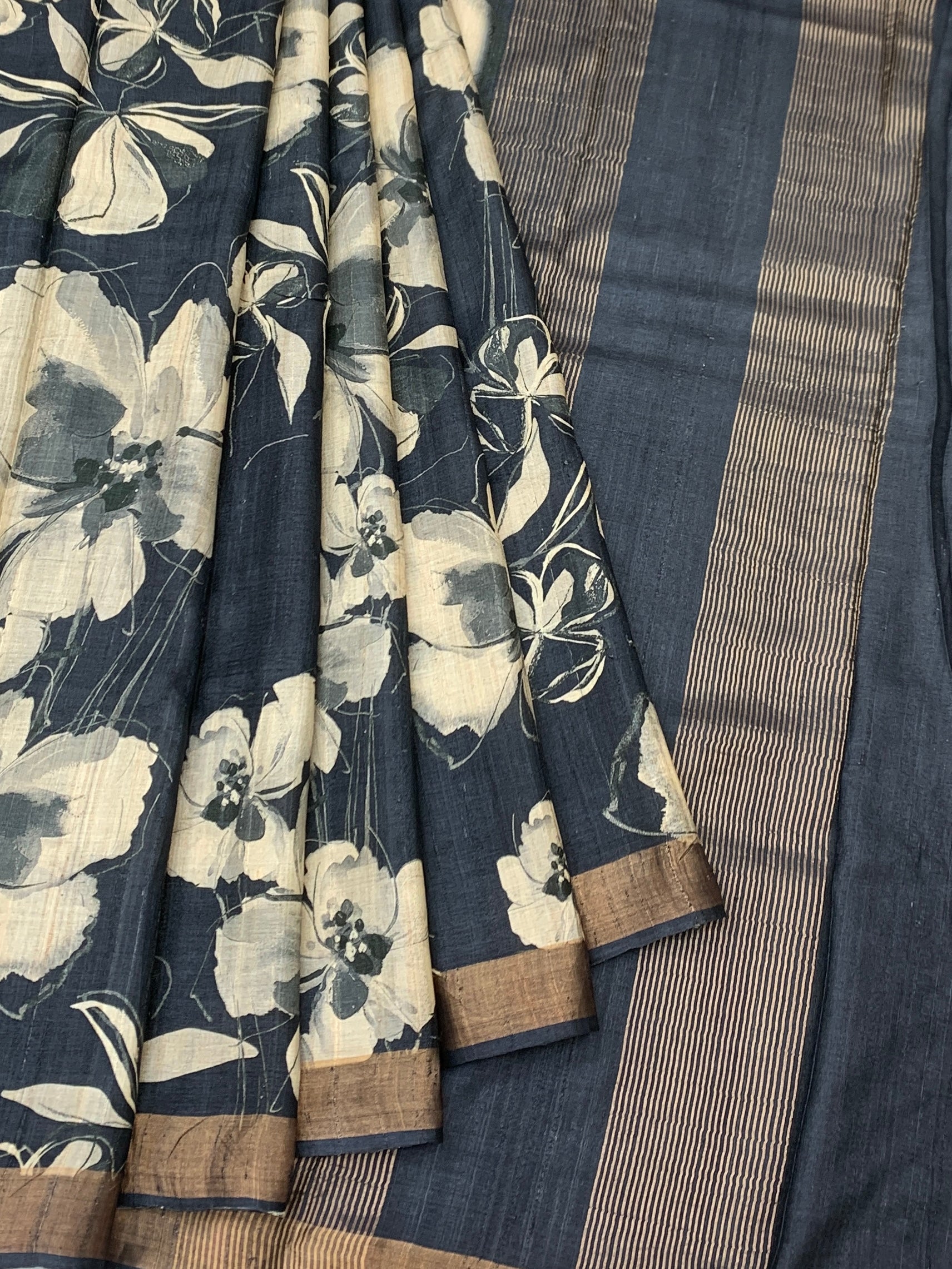 Midnight Bloom: Painterly Floral Tussore Printed Saree