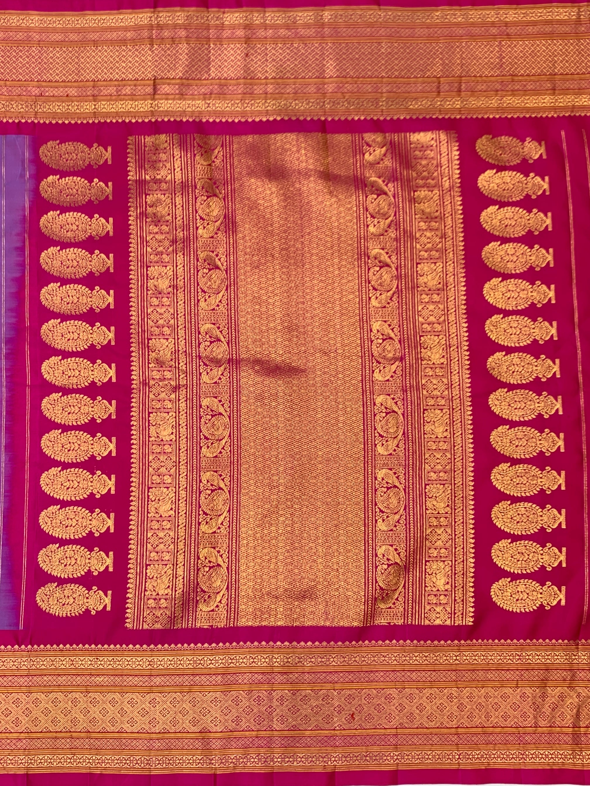Lavender & Magenta Gadwal Twill Pattu Saree