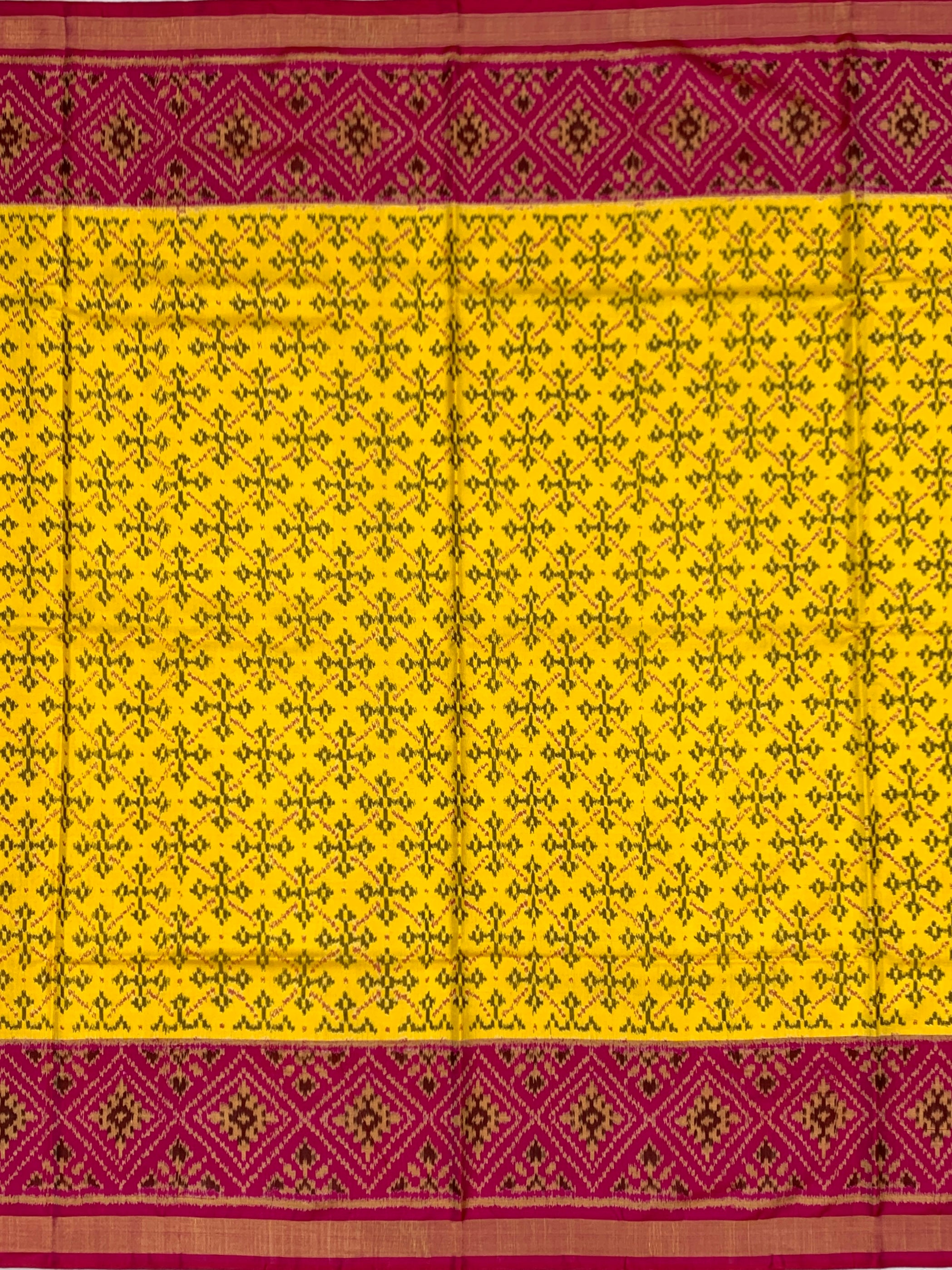 Golden Yellow & Ranee Pink: Diamond Lattice Rajkot Patola Silk Saree