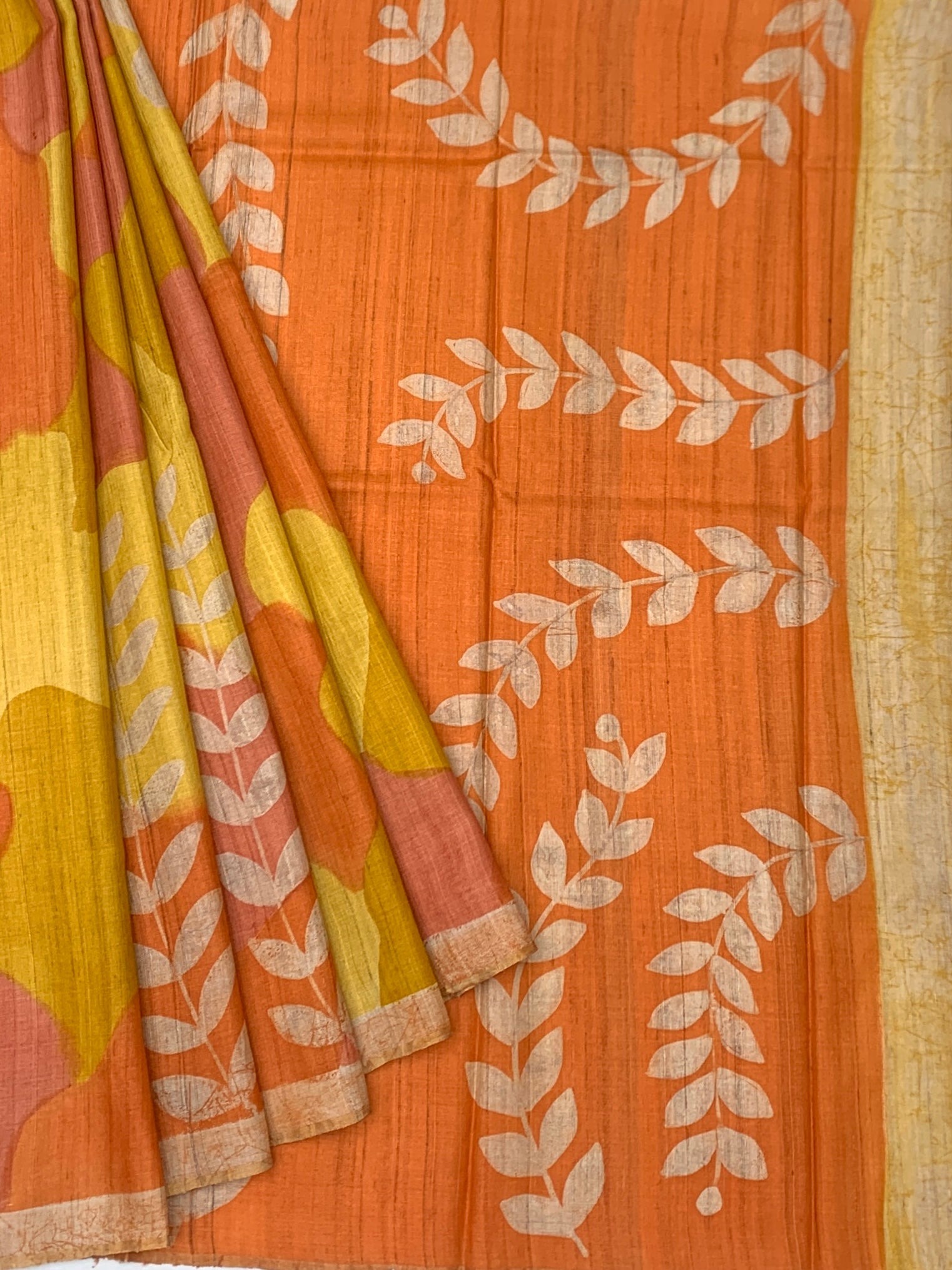Tropical Sunset: Batik-Inspired Botanical Tussore Printed Saree