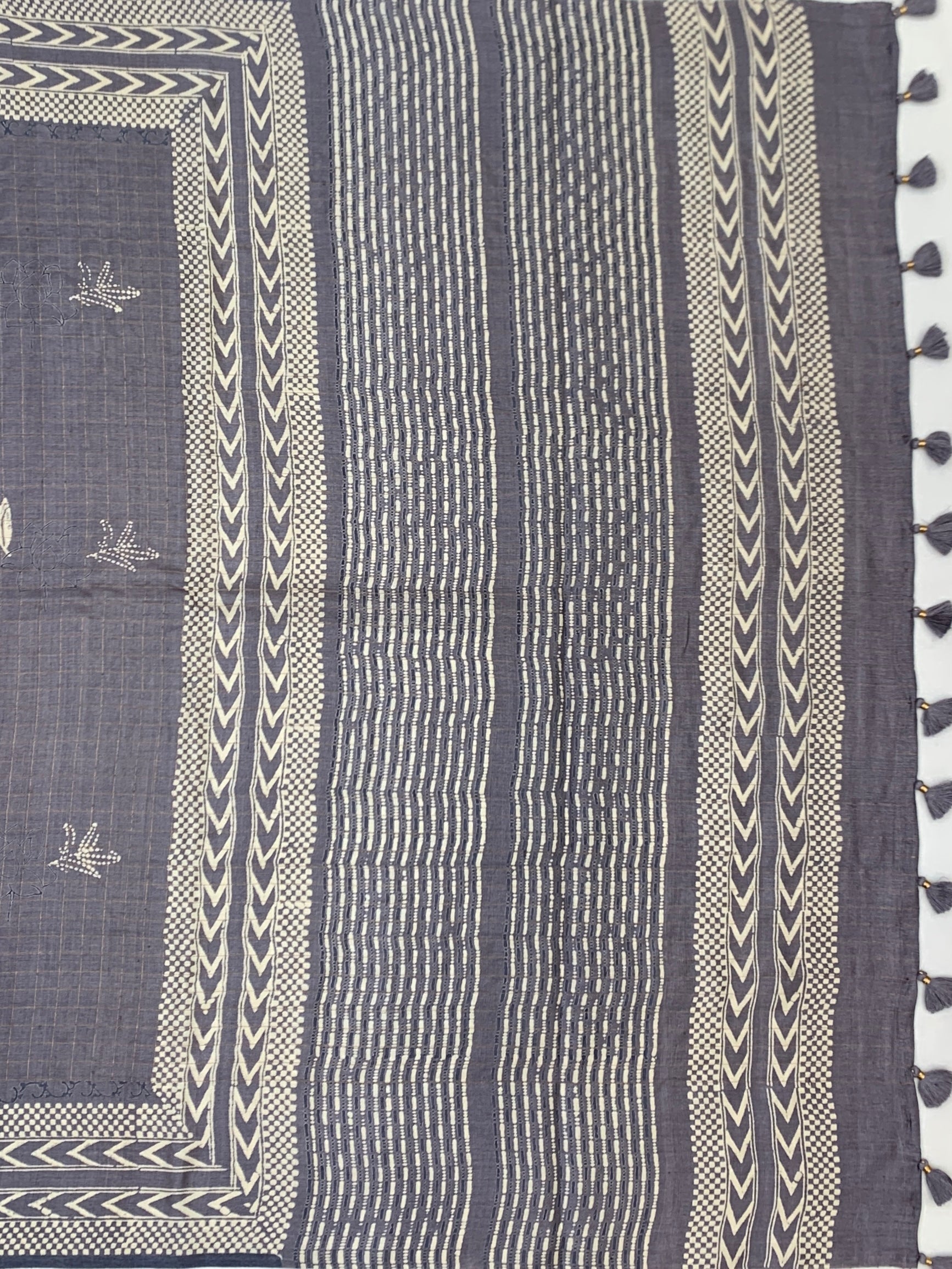 Sophisticated Charcoal Gray Tussar Silk Saree with Geometric Prints
