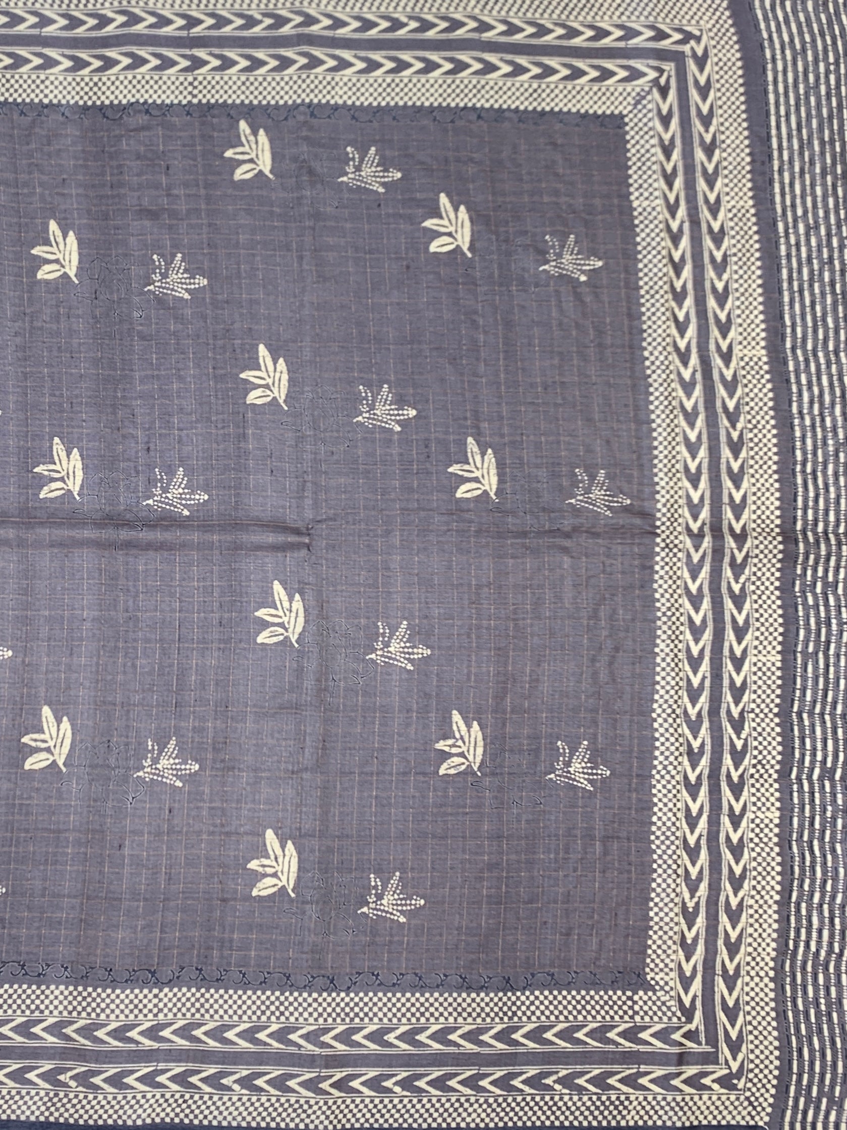 Sophisticated Charcoal Gray Tussar Silk Saree with Geometric Prints