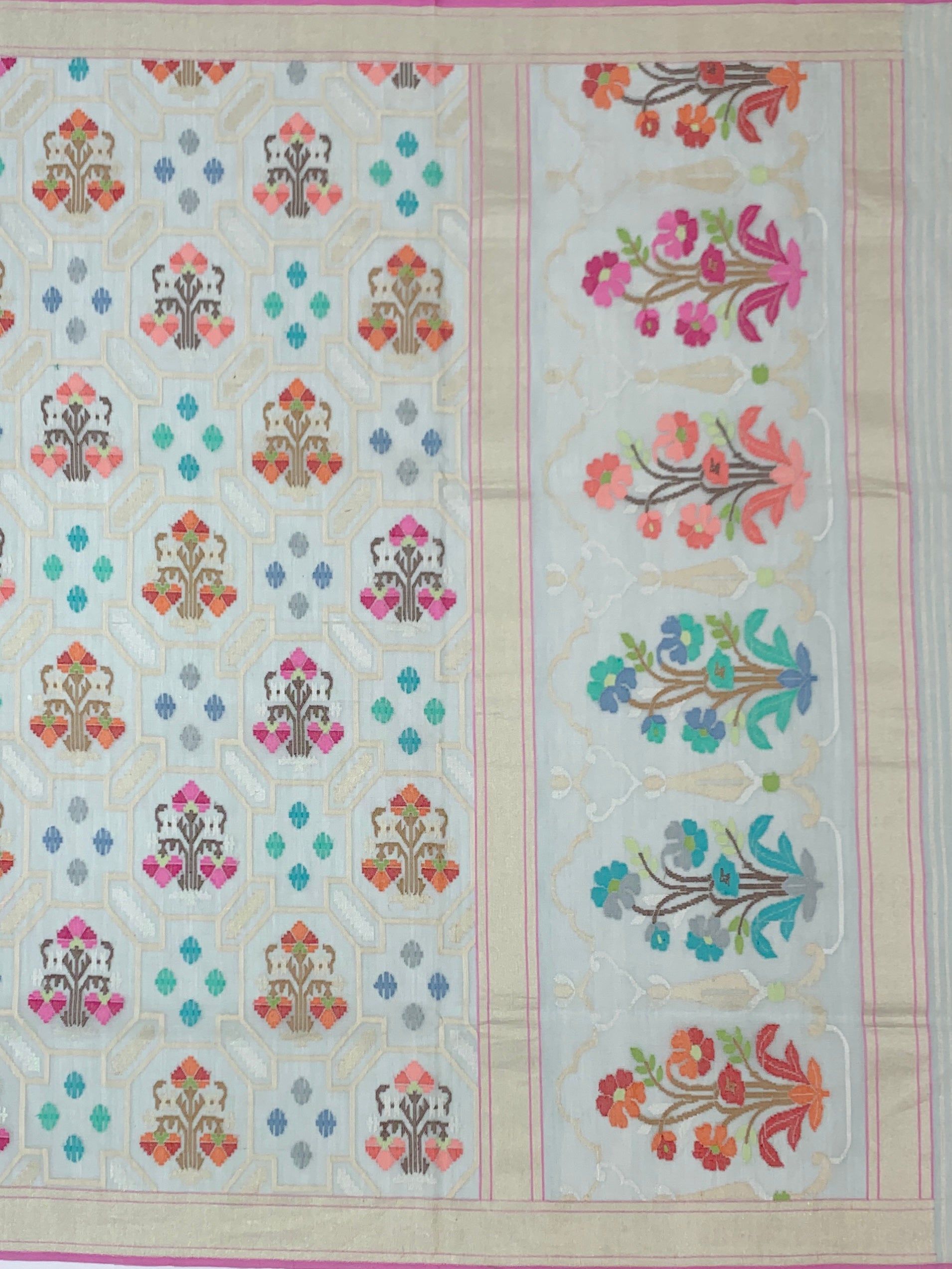 Silver-Grey Cotton Jamdani Saree with Architectural Geometric Grid and Mughal Florals