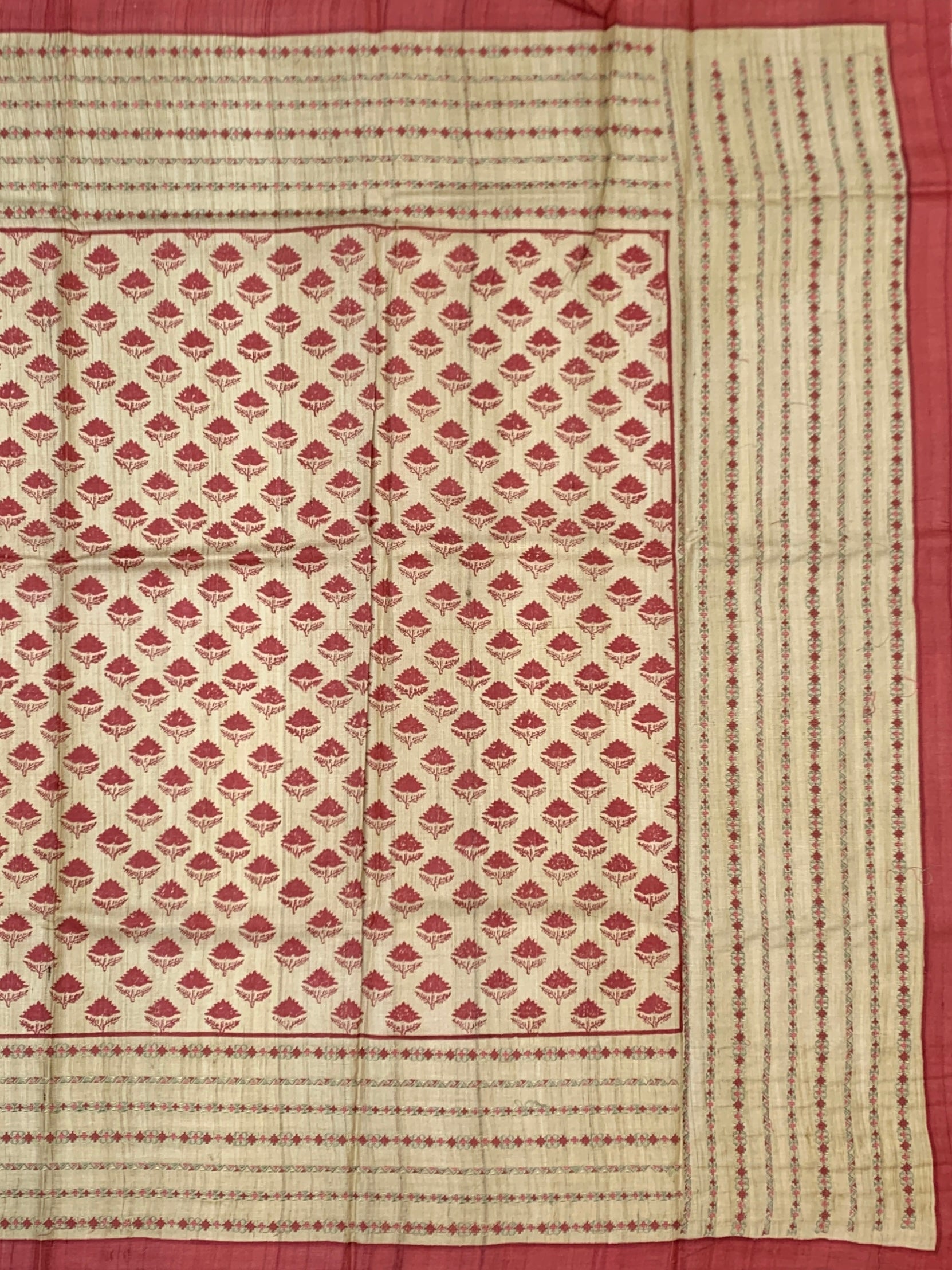 Classic Crimson: Heritage Floral Tussore Printed Saree