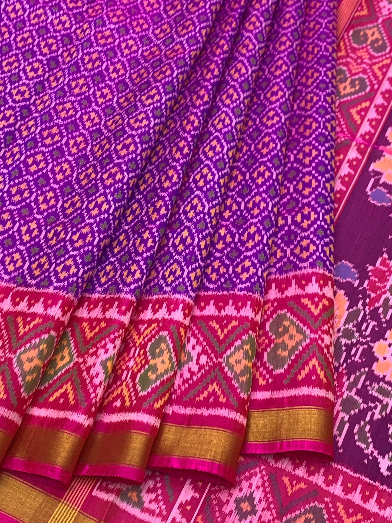 Deep Purple & Fuchsia Pink: Floral Urn Lattice Rajkot Patola Silk Saree