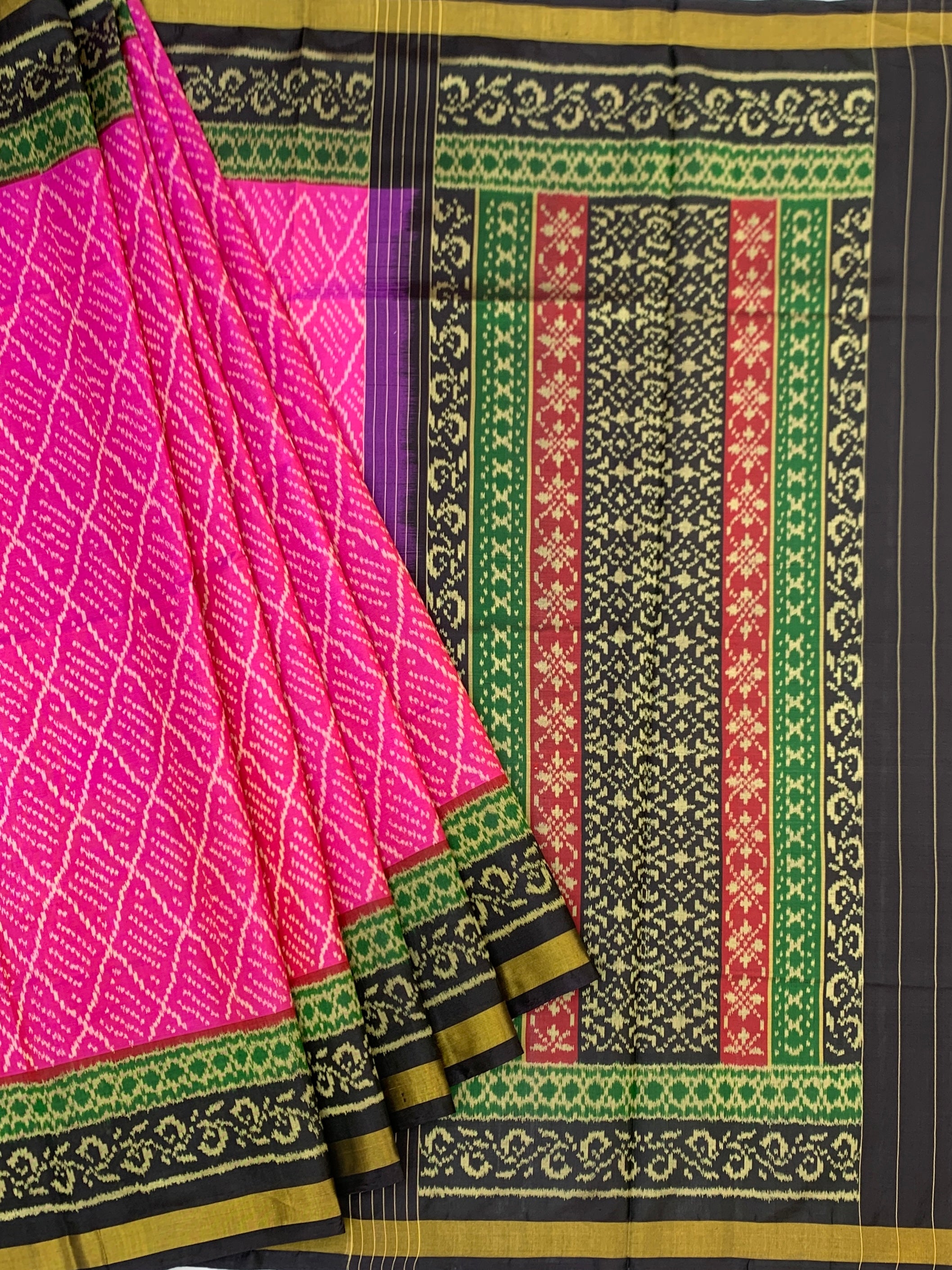 Fuchsia & Obsidian: Heirloom Geometric Rajkot Patola Silk Saree