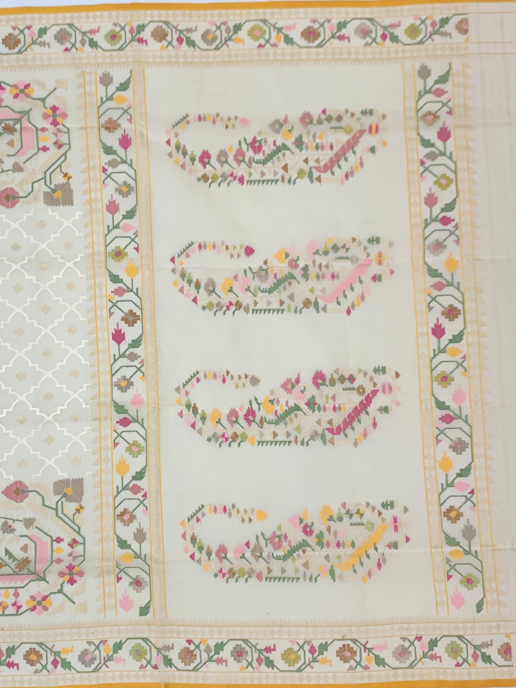 Ethereal Cream Cotton Jamdani Saree with Geometric Lattice and Stylized Paisleys