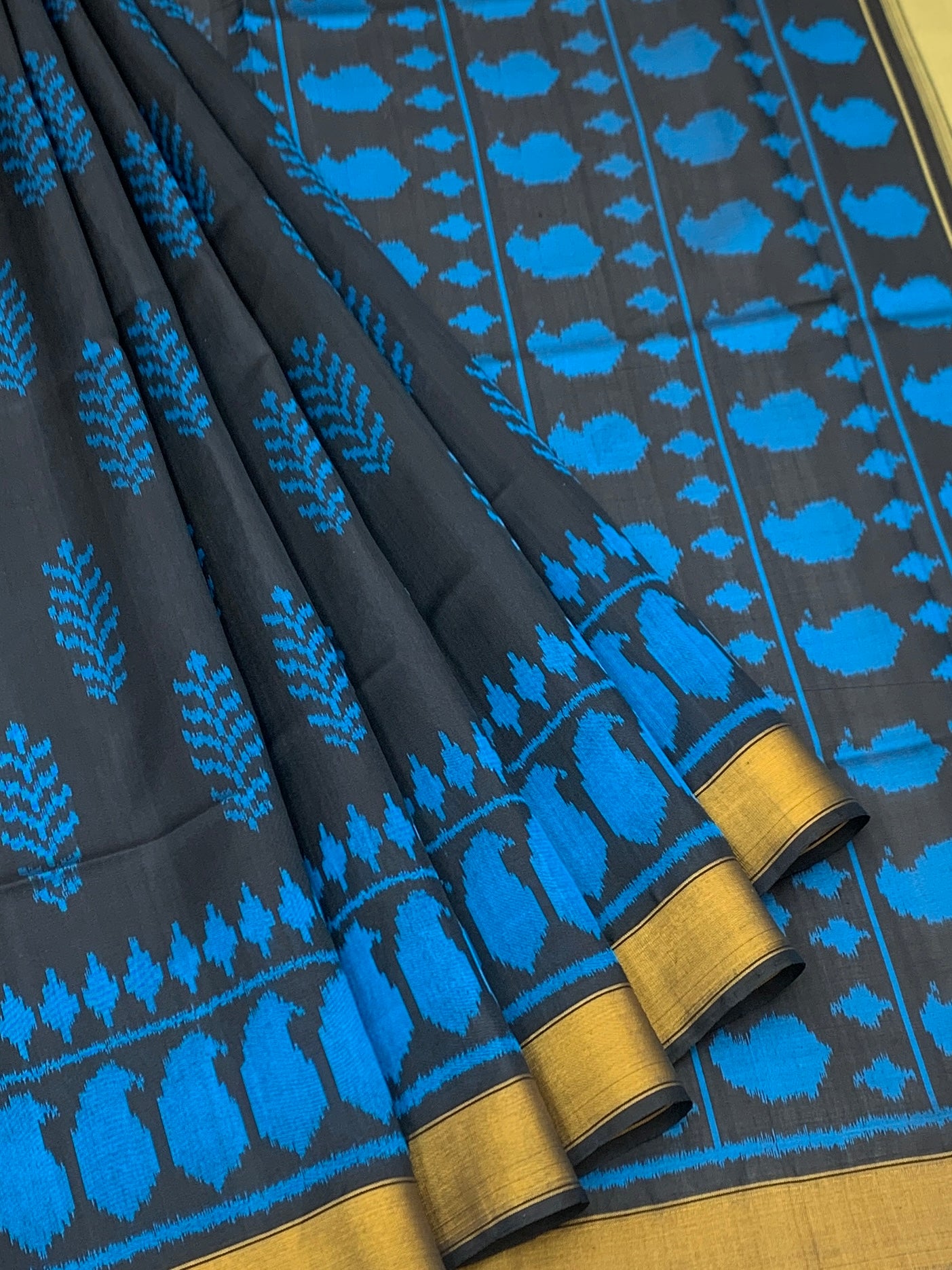 Midnight Charcoal & Electric Blue: Kalka Motif Rajkot Patola Silk Saree