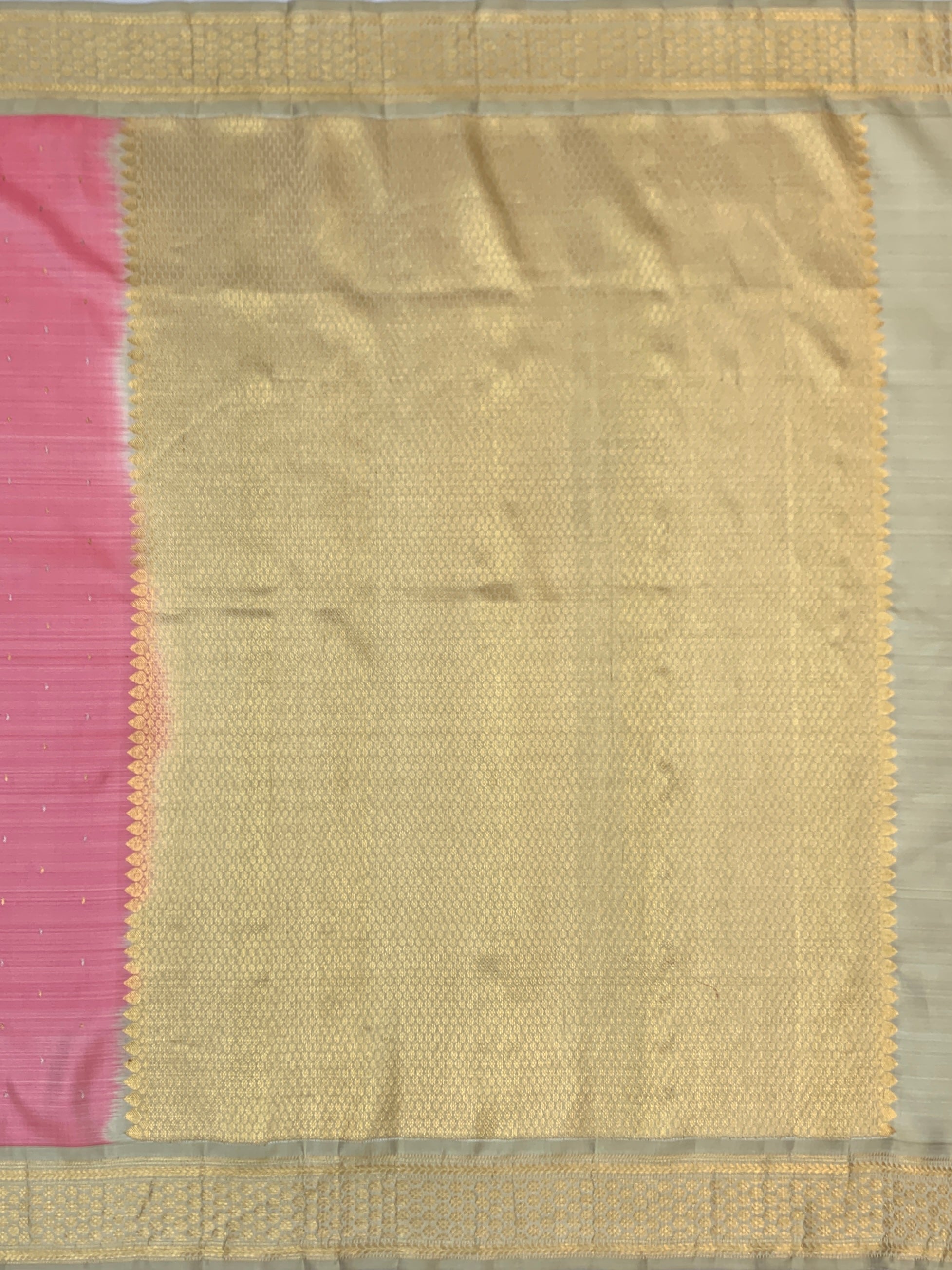 Elegant Pink & Gold Handloom Gadwal Twill Pattu Saree