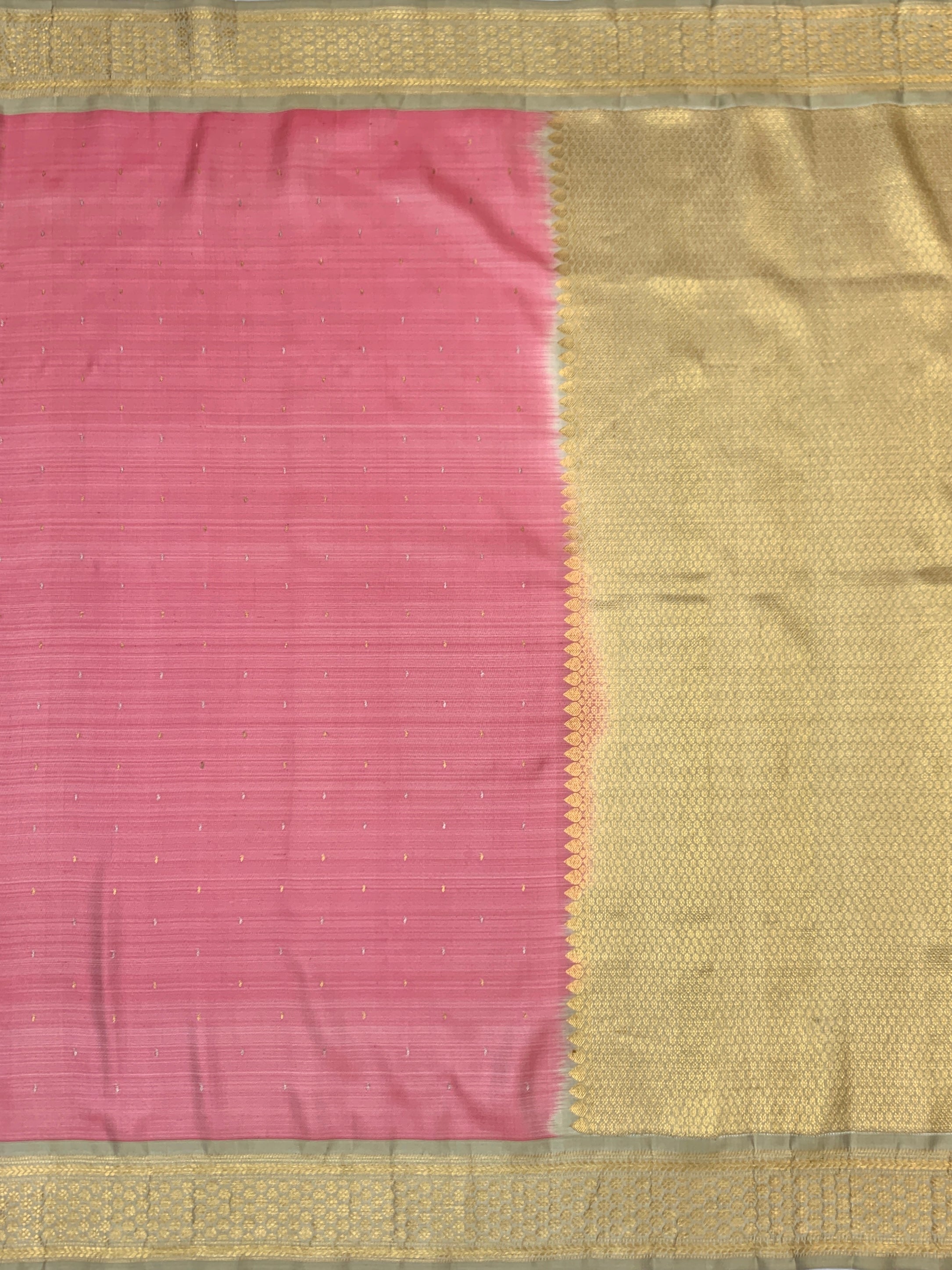 Elegant Pink & Gold Handloom Gadwal Twill Pattu Saree