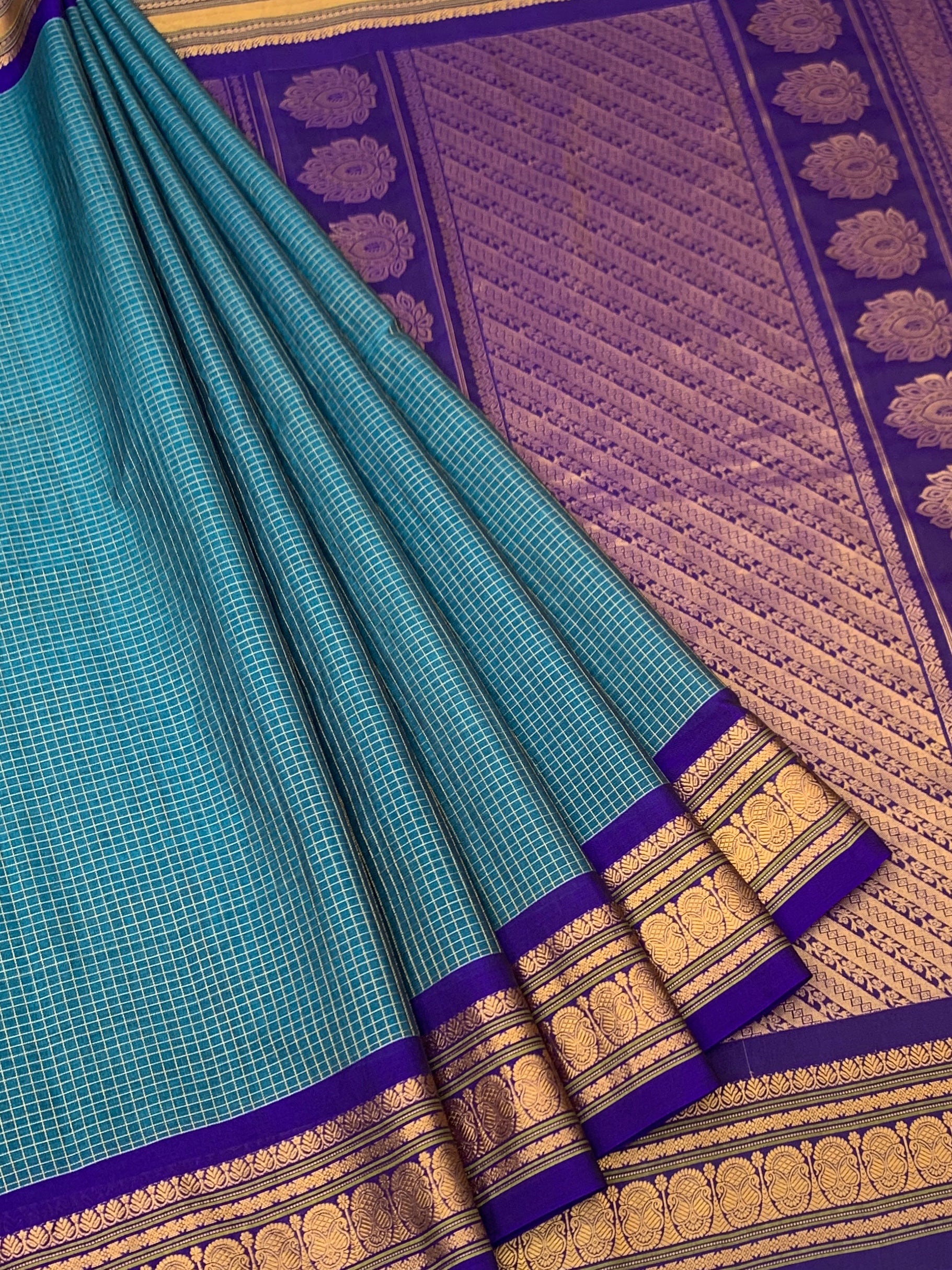 Kerosene Blue & Royal Blue Handloom Gadwal Cotton Saree
